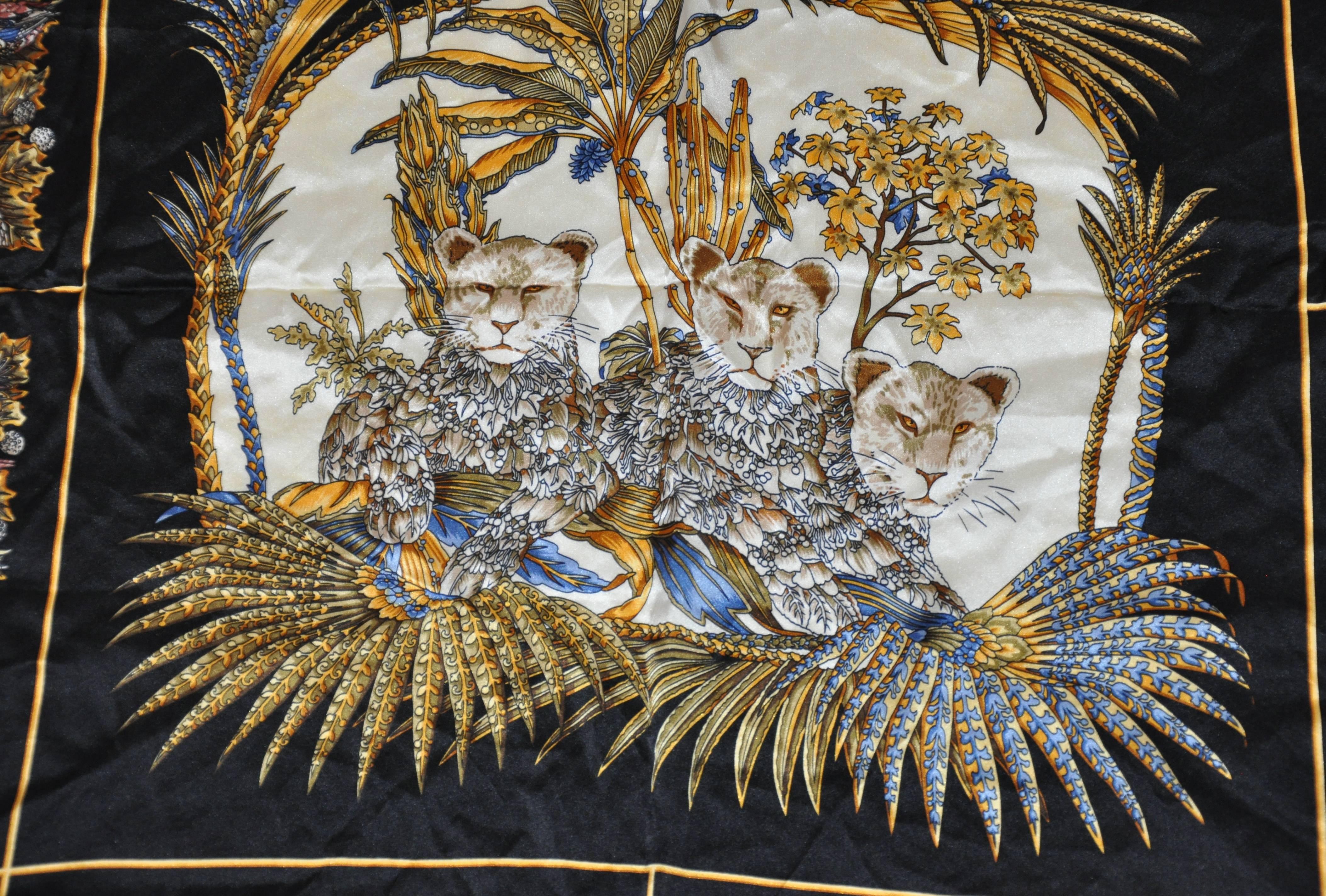 Très grande écharpe en crêpe de Chine « Multi-Birds & Leopard » roulée à la main Unisexe en vente