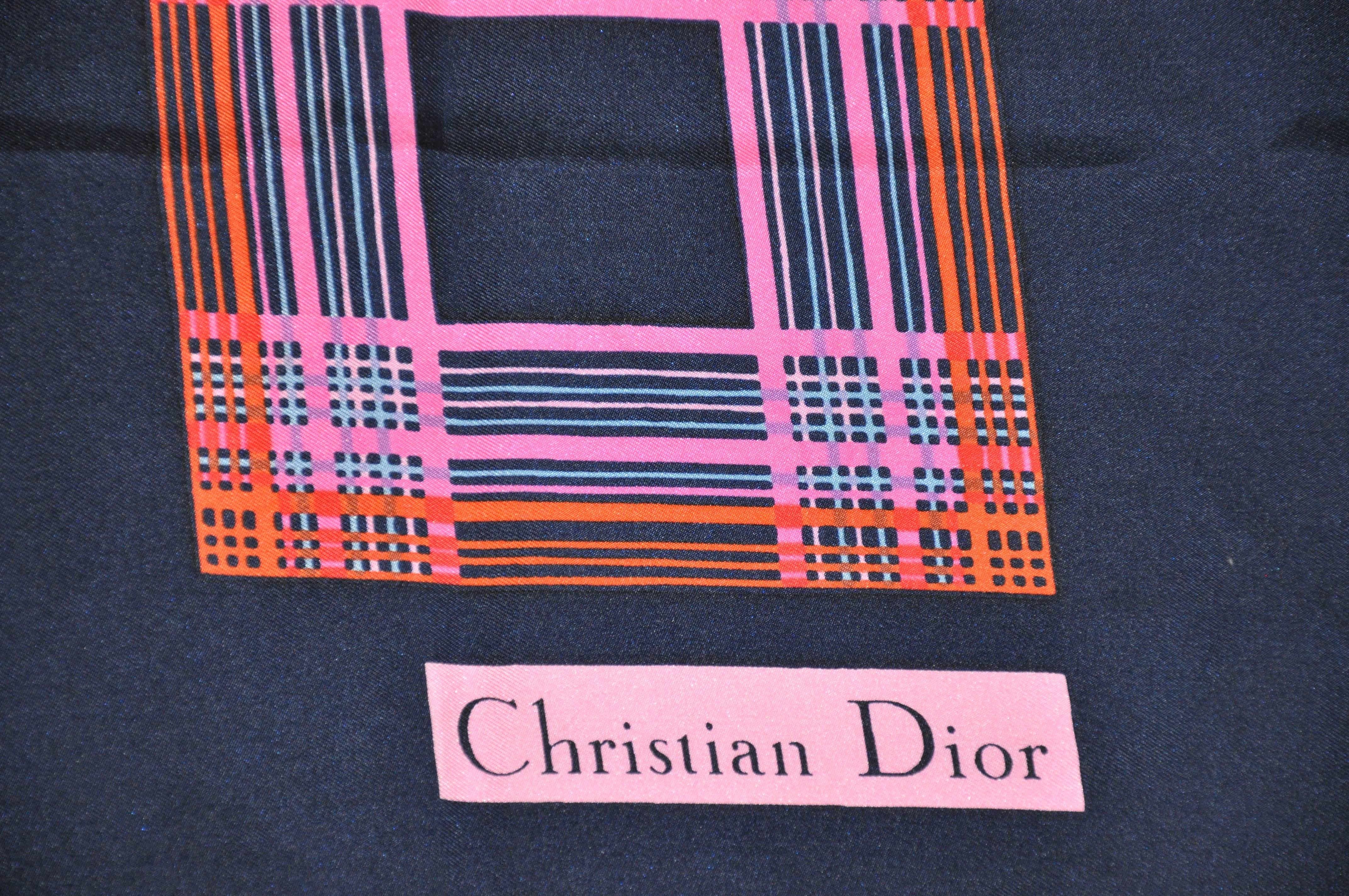        L'écharpe en soie Christian Dior de couleur marine et multicolore 