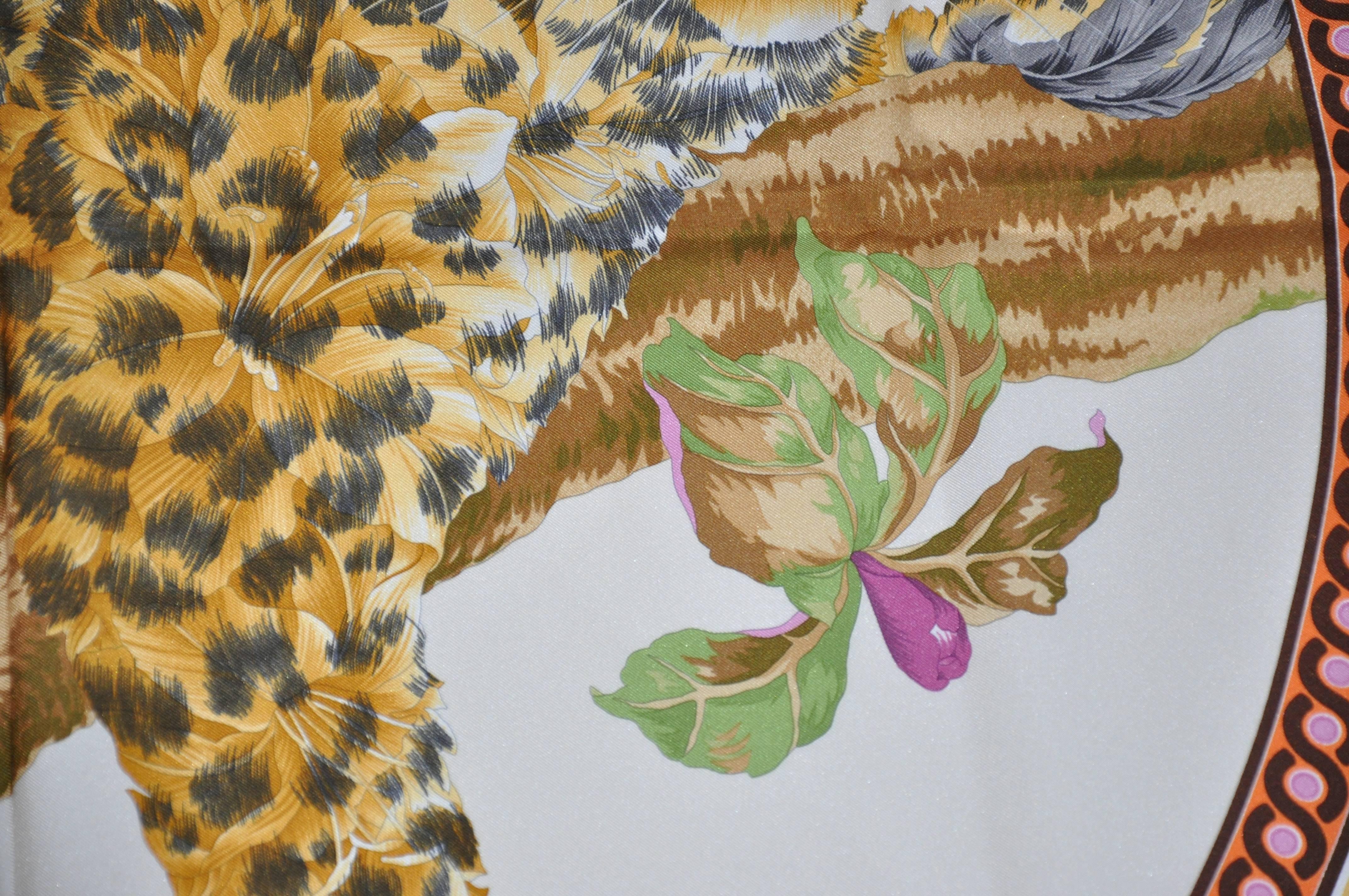 Beige Ferragamo - Écharpe en soie iconique « Leopard » avec boîte d'origine en vente