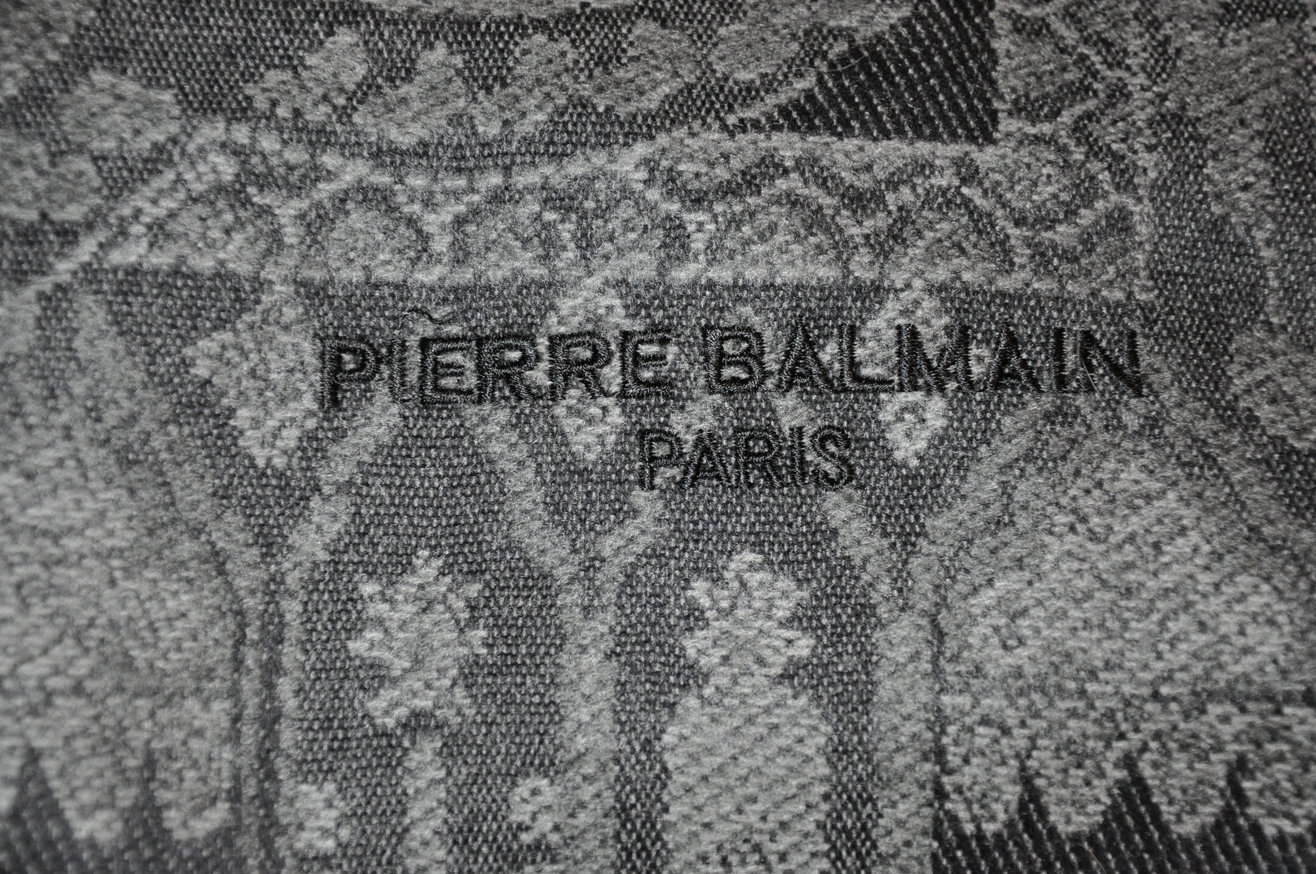        Pierre Balmain wonderful combination of merino wool and cashmere in 