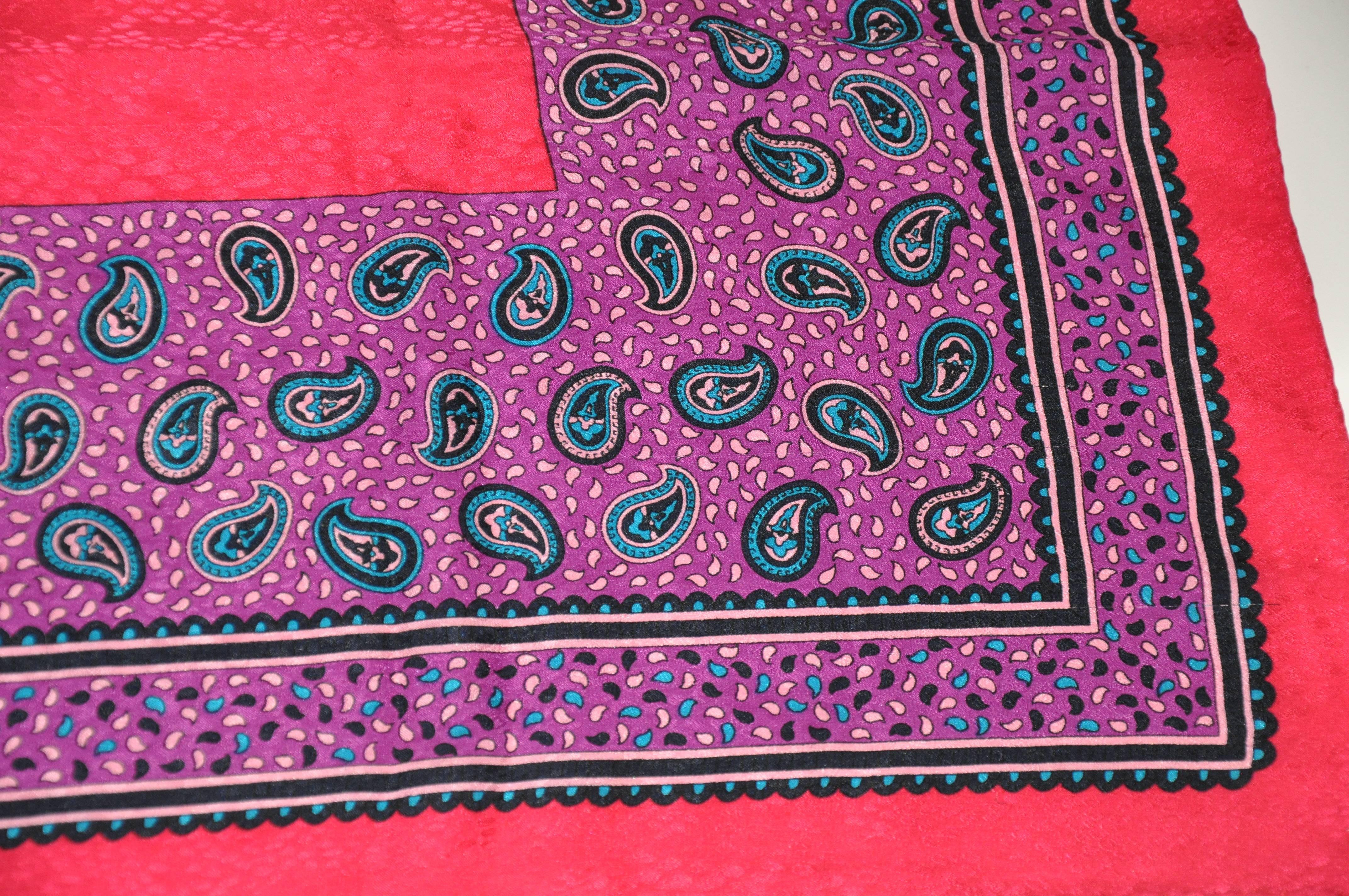 Bianco Sciarpa in Crepe di Chine Multi Fucsia, Viola, Nero e Crema di Yves Saint Laurent in vendita