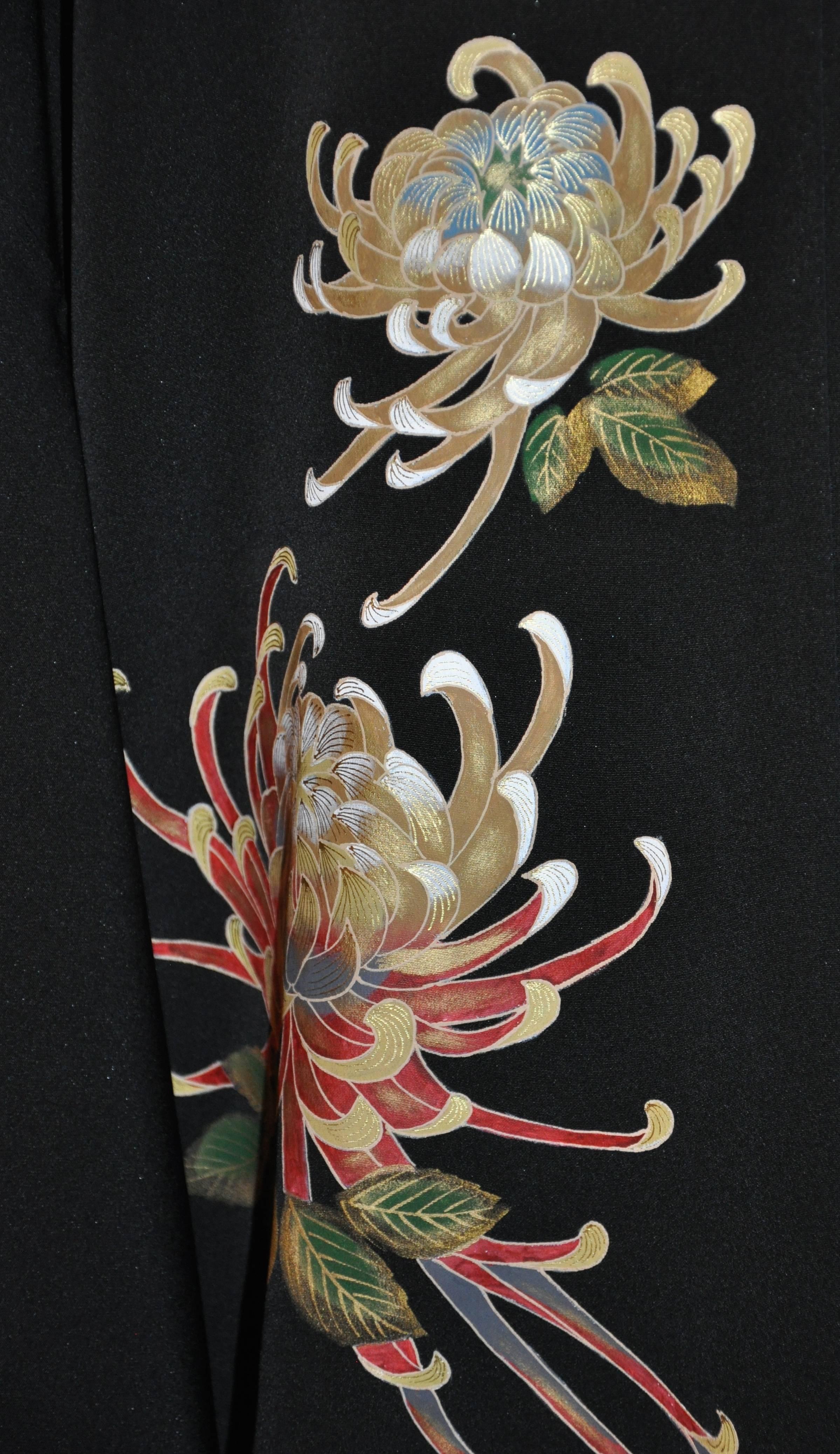 Japanische Kimonojacke aus schwarzer Seide mit cremefarbenen „Scenes of Japan“-Innenausschnitten im Zustand „Gut“ im Angebot in New York, NY