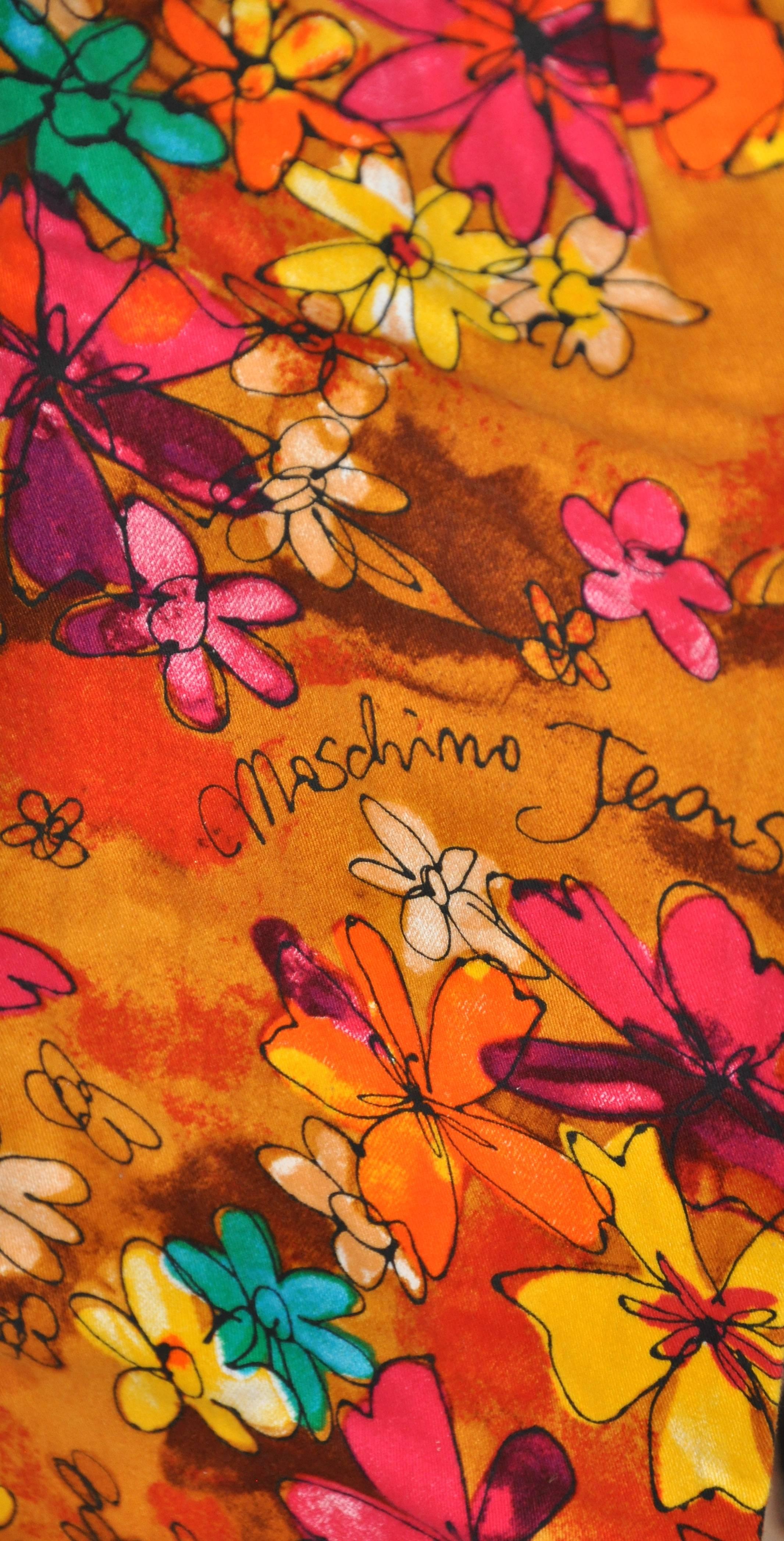 Moschino - Jean en coton brossé à bord plat à fleurs multicolores et audacieuses en vente 3