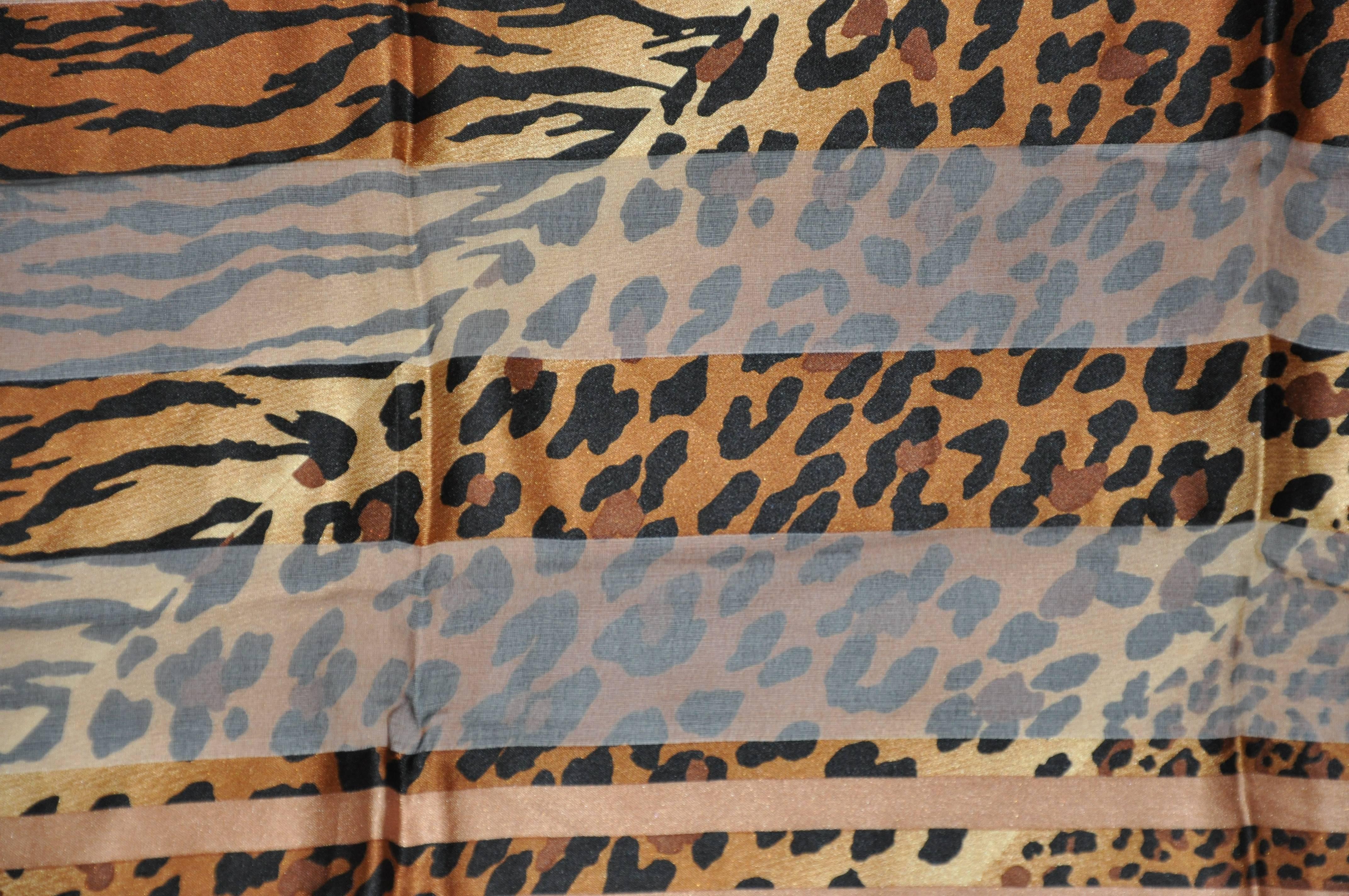 Marron Adrienne Vittadini - Écharpe en soie et mousseline à imprimé léopard « Multi-Size » en vente