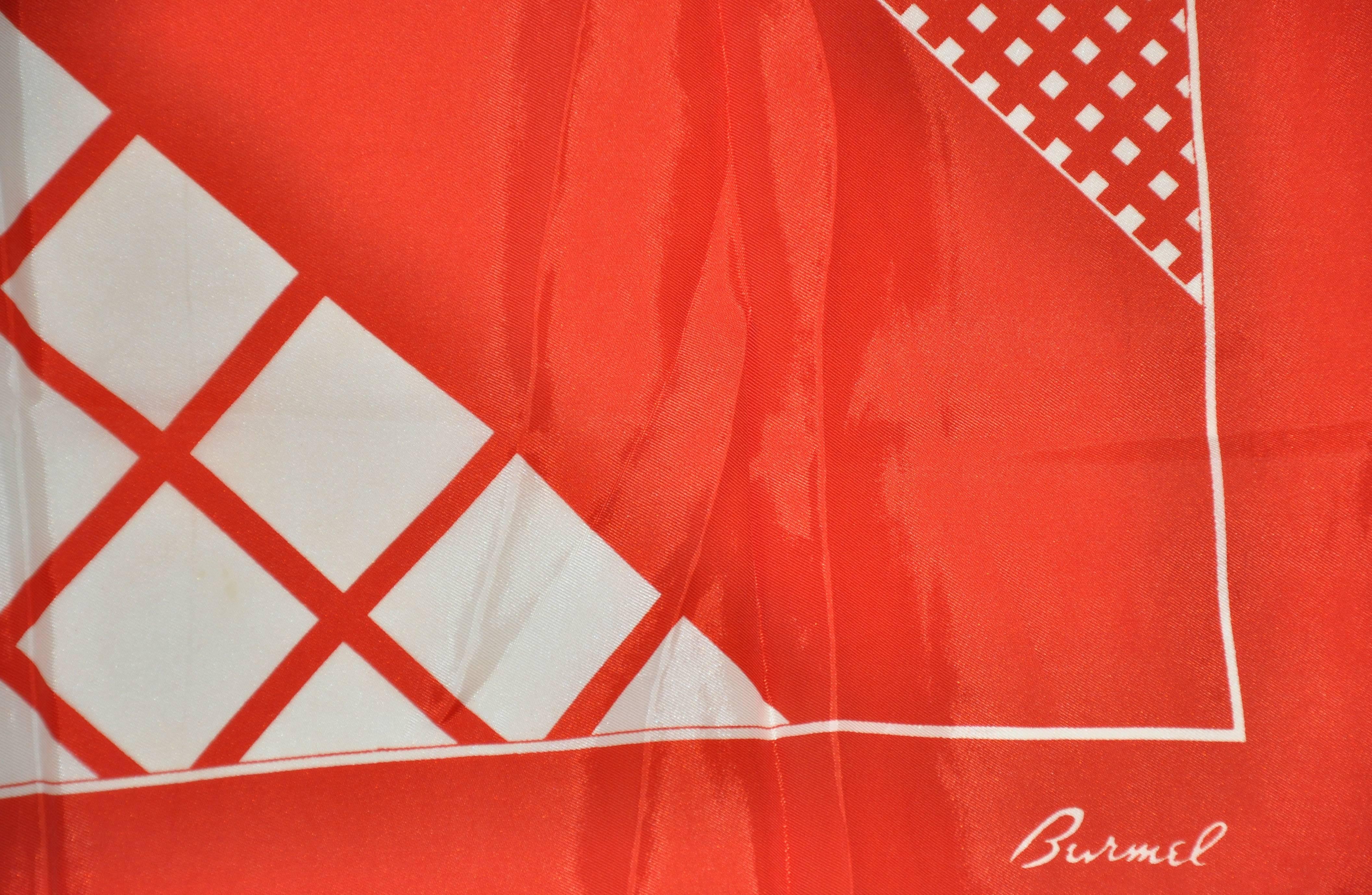 Rouge Écharpe en soie rouge et blanche à carreaux multicolores « Multi- Checkered » en vente