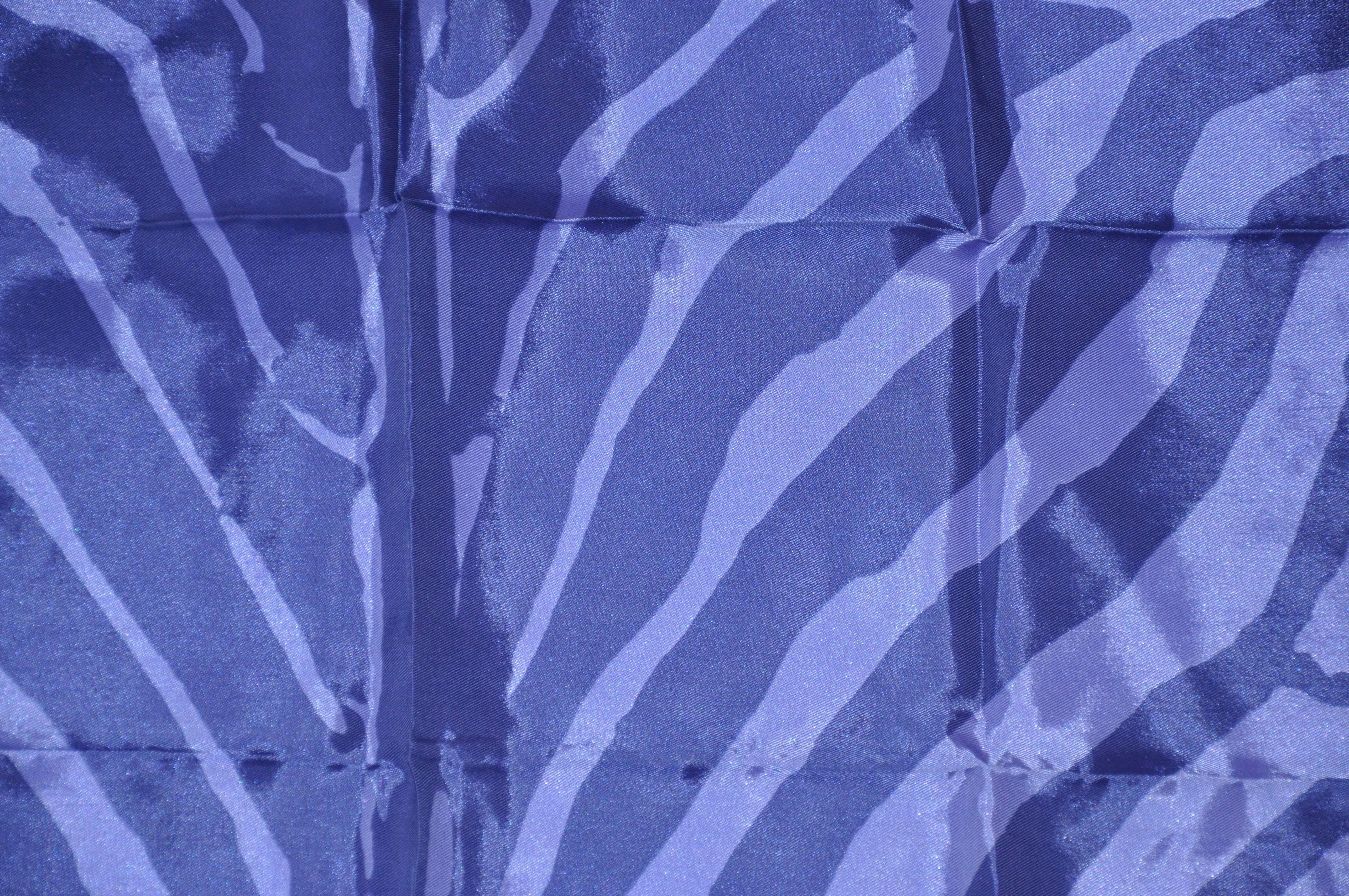 Vera wunderbare Kombination von Lavendel und violett Leopard Streifen Taschentuch misst 11 1/2 