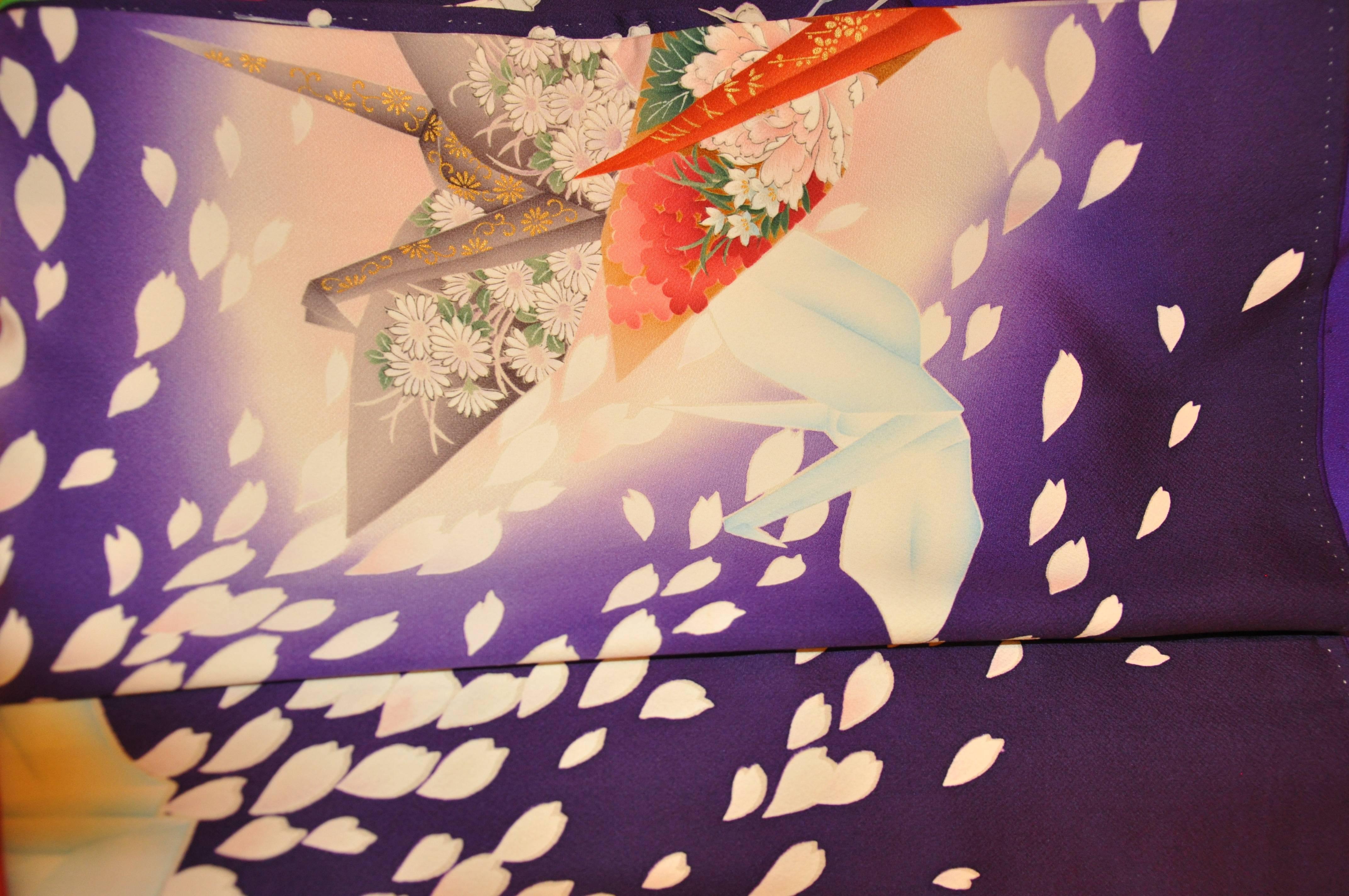 Seidenkimono in kühnem Violett mit „Floral & Origami Cranes“ für Damen oder Herren im Angebot