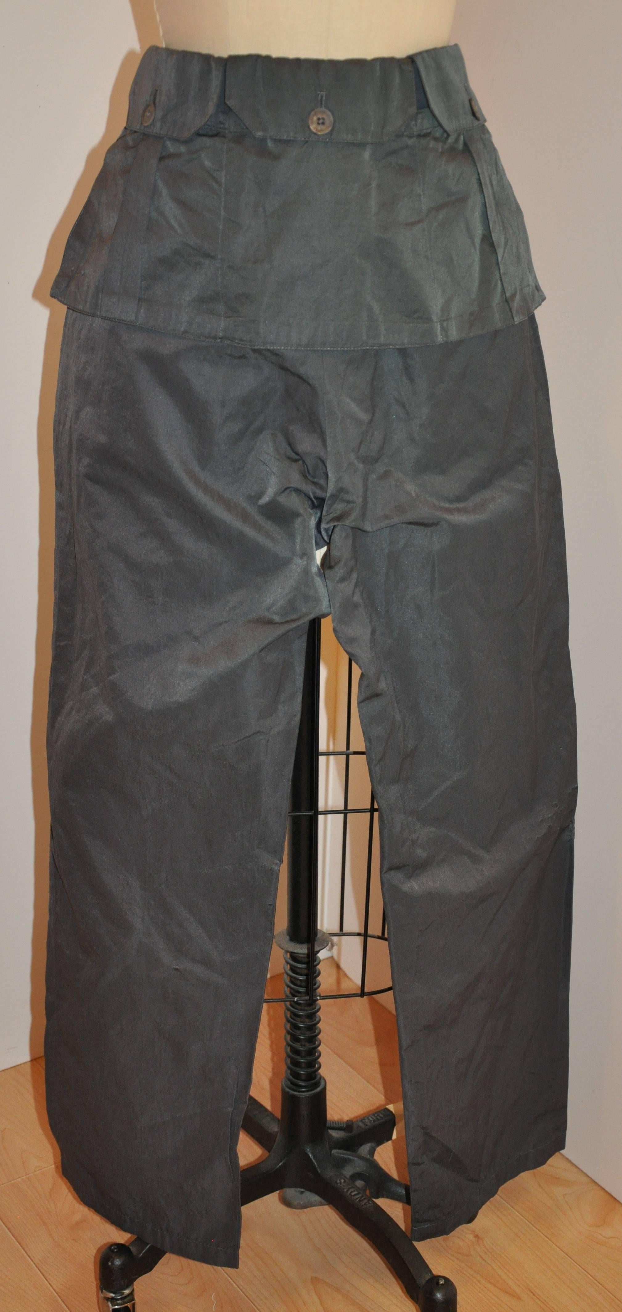 Yohji Yamamoto - Pantalon tablier gris acier et à plusieurs poches Unisexe en vente