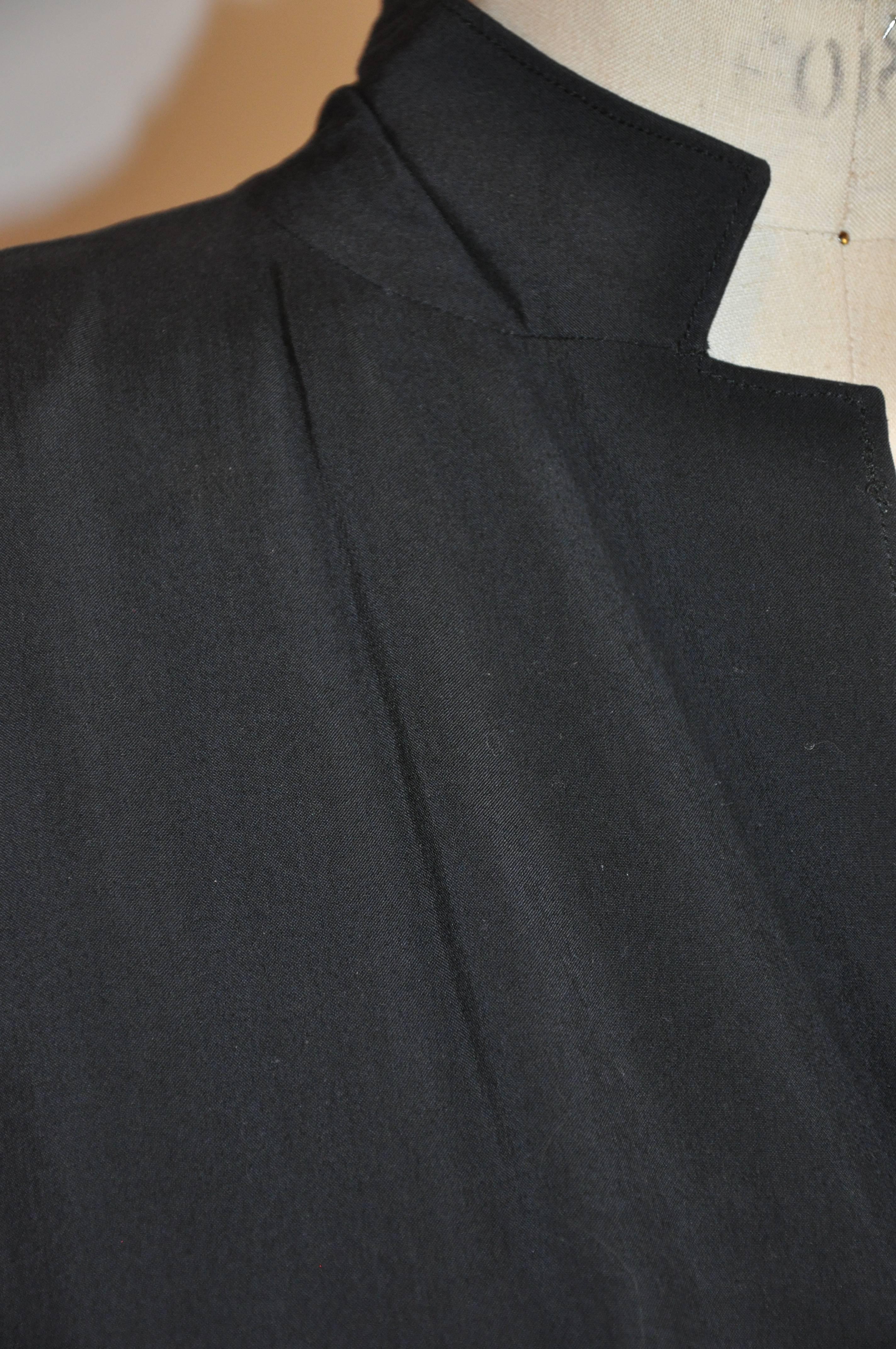 Yoji Yamamoto „Gothic Collection“ Schwarzer dekonstruierter Mantel mit Knopfleiste/Schminkmantel für Damen oder Herren im Angebot