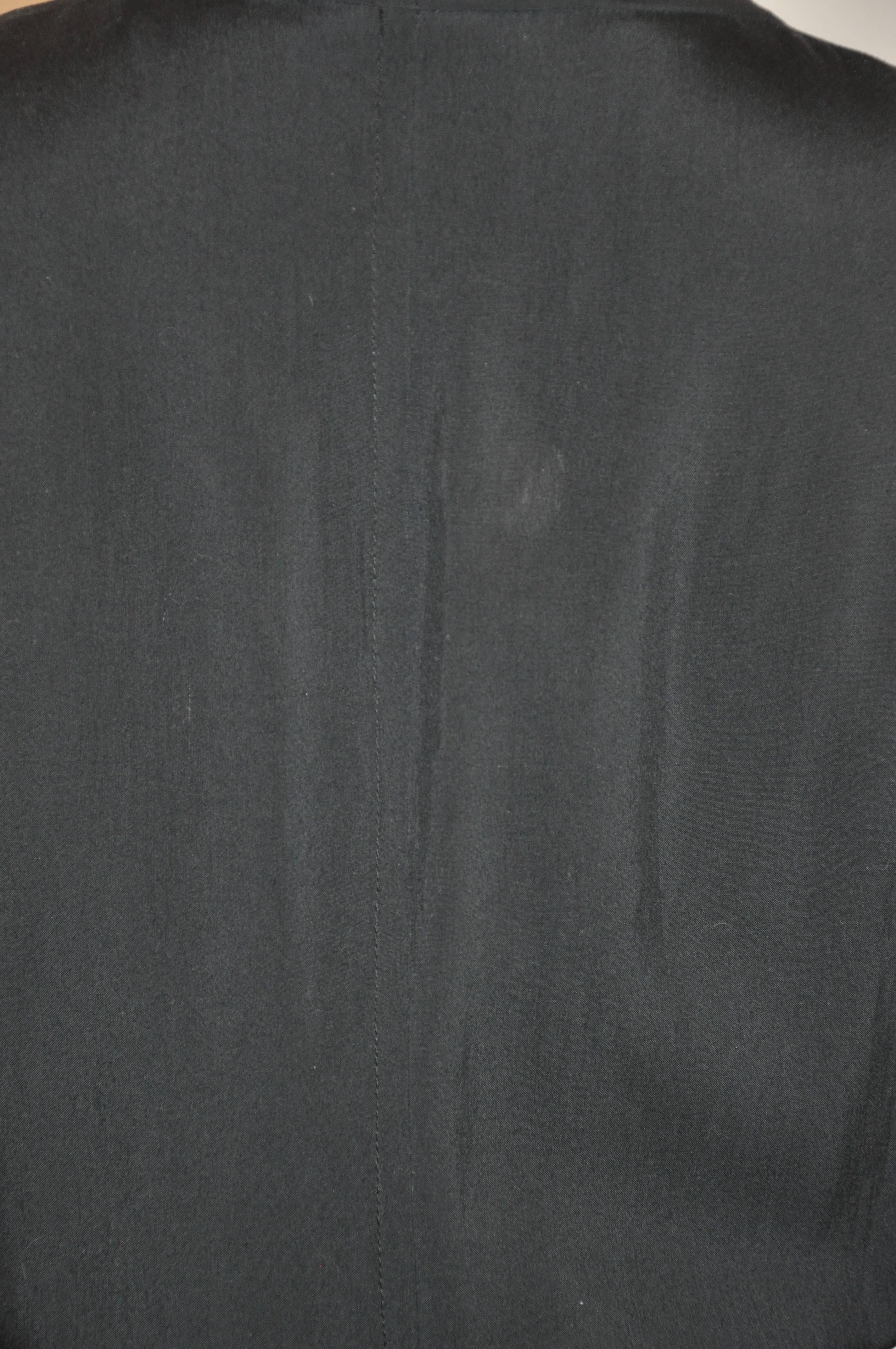 Yoji Yamamoto „Gothic Collection“ Schwarzer dekonstruierter Mantel mit Knopfleiste/Schminkmantel im Angebot 1