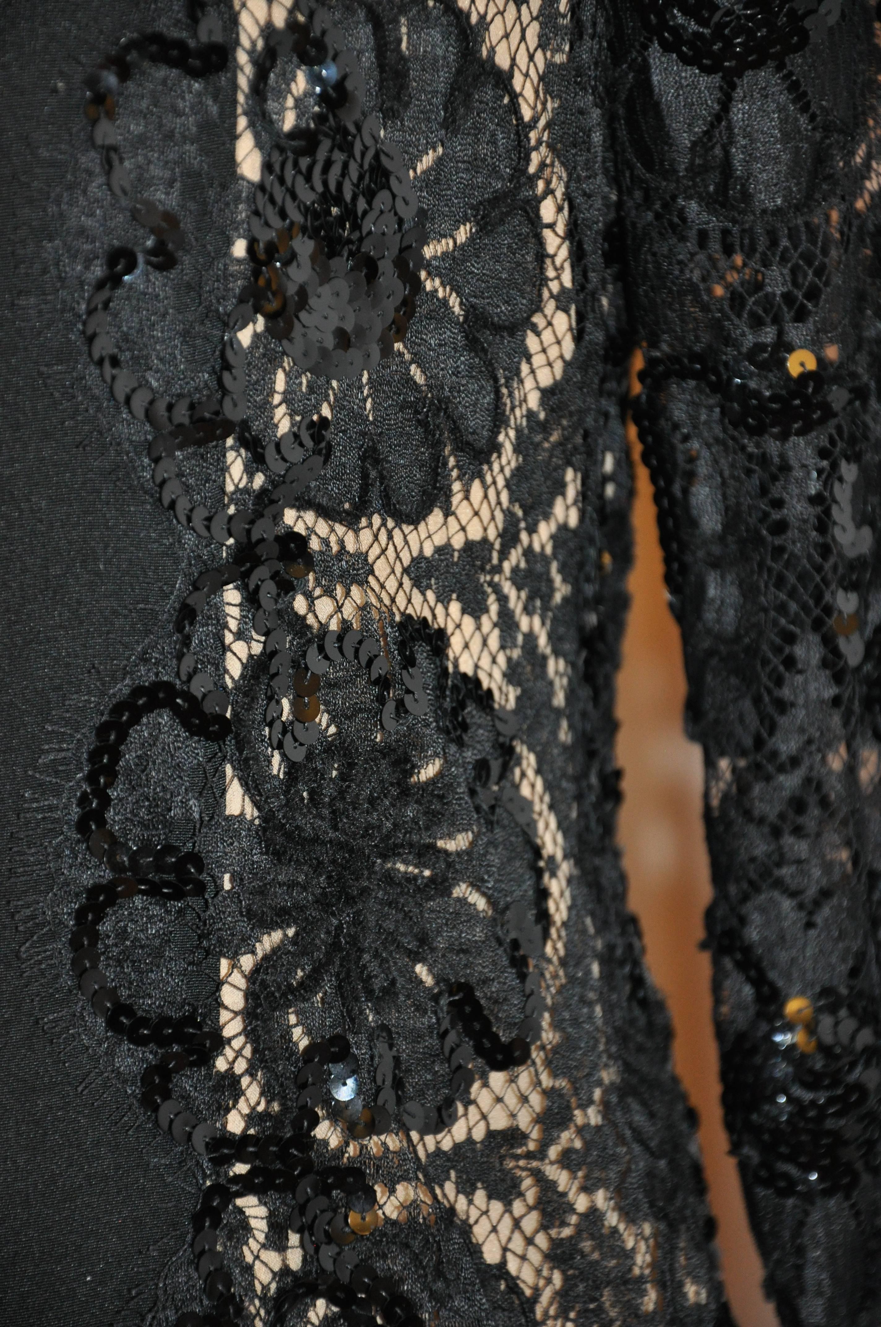 Bill Blass Black Silk Crepe di Chine & French Lace Accented Cocktail Dress In Good Condition For Sale In New York, NY