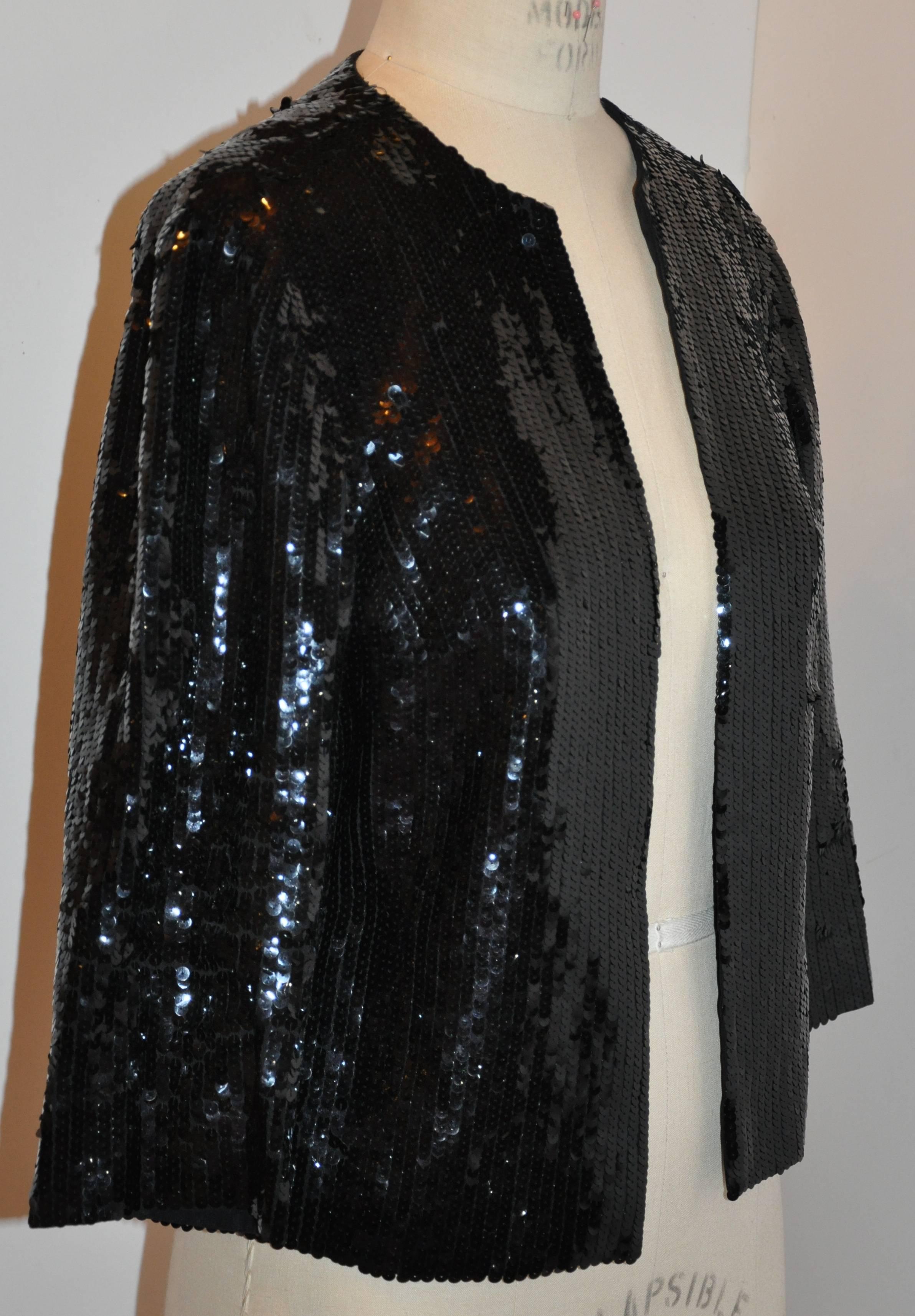 Noir The Den (Beverly Hills) - Veste de soirée ouverte en soie noire doublée à la main et pailletée à la main en vente