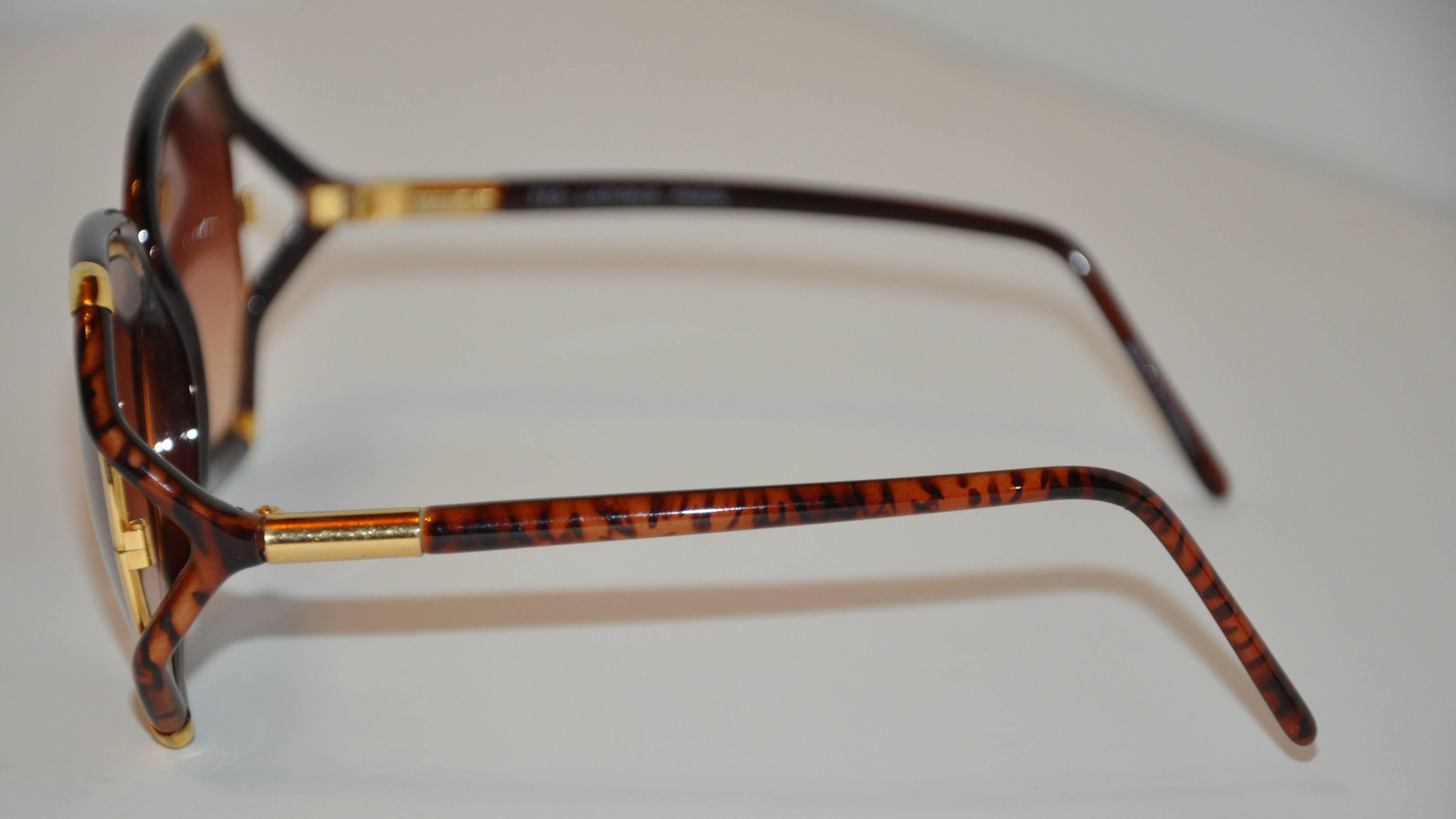 gold and tortoise shell glasses