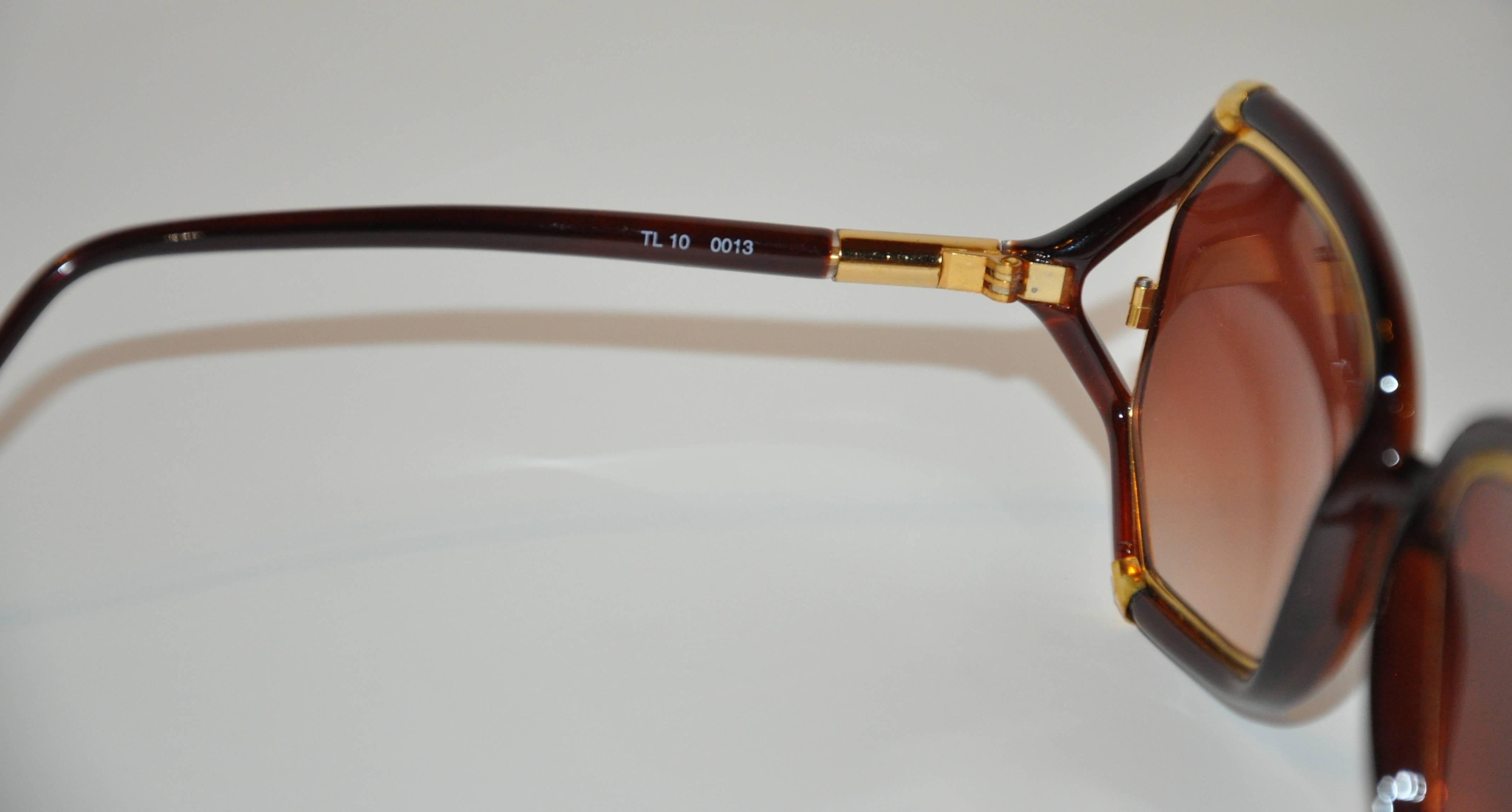 tortoise shell and gold glasses