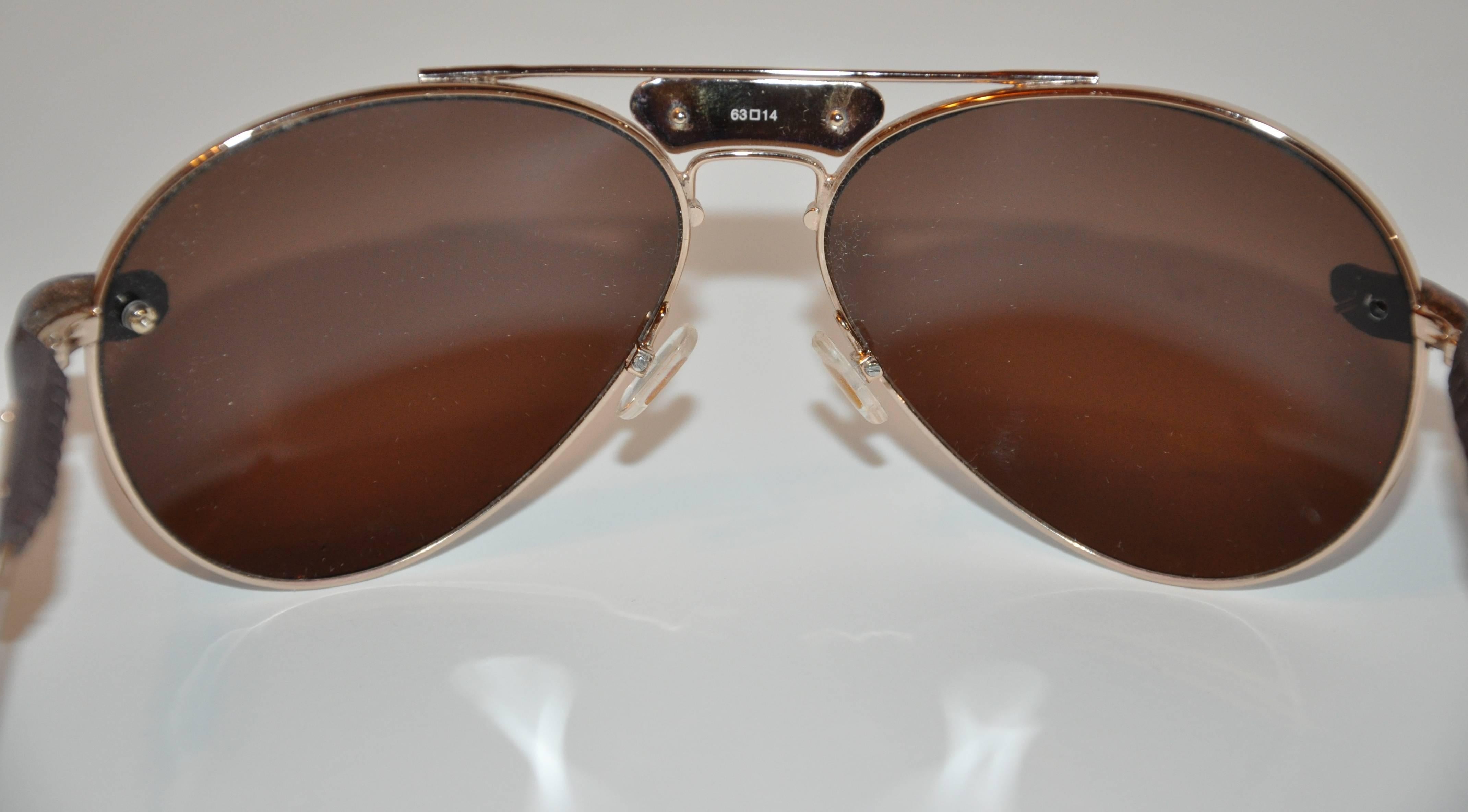 Chloe Polished Gold Hardware Frame Accented with Lambskin Sunglasses In Good Condition For Sale In New York, NY