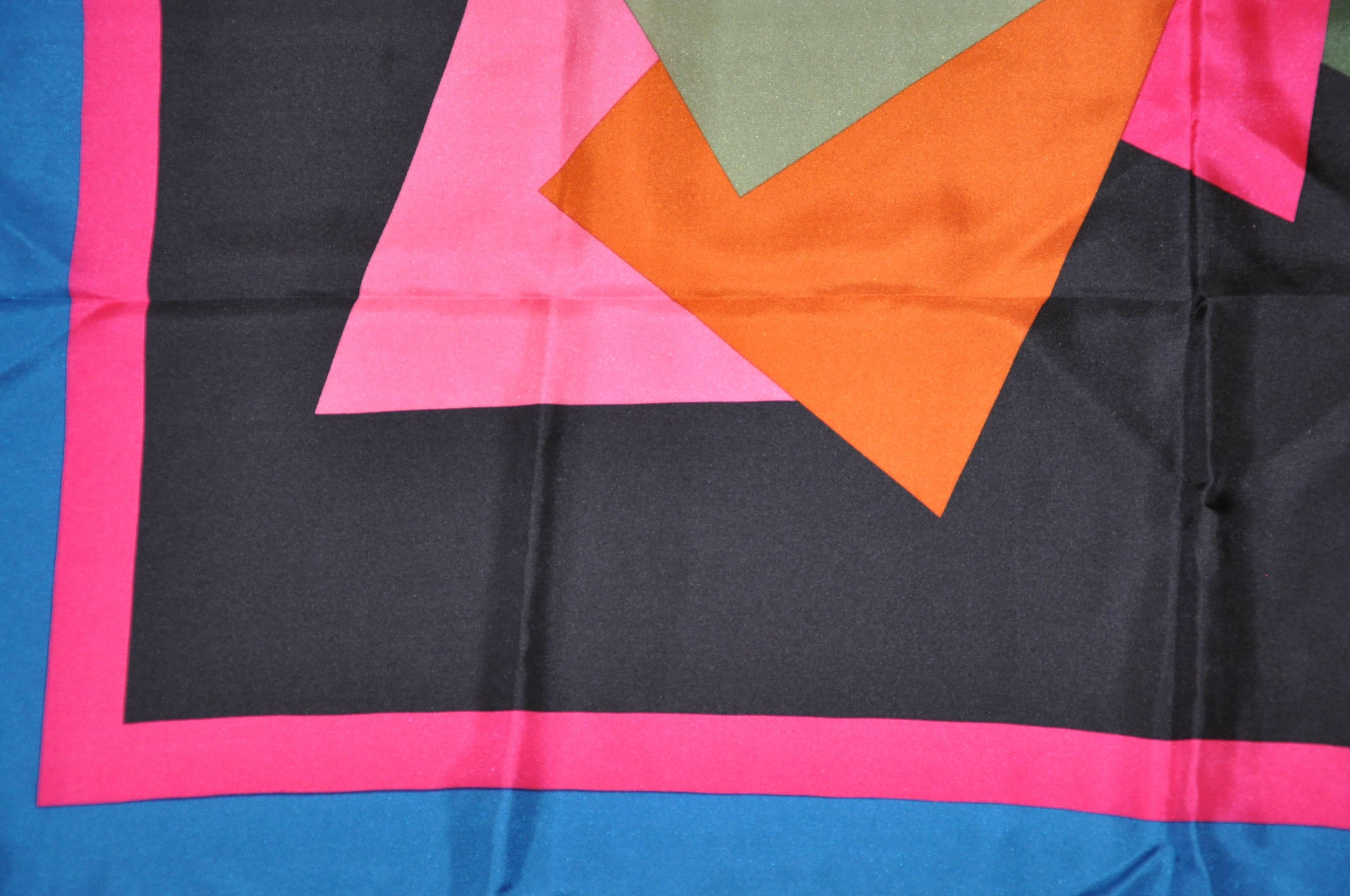 Carlyn - Écharpe en soie à bordure turquoise profonde et abstraite multicolore Bon état - En vente à New York, NY