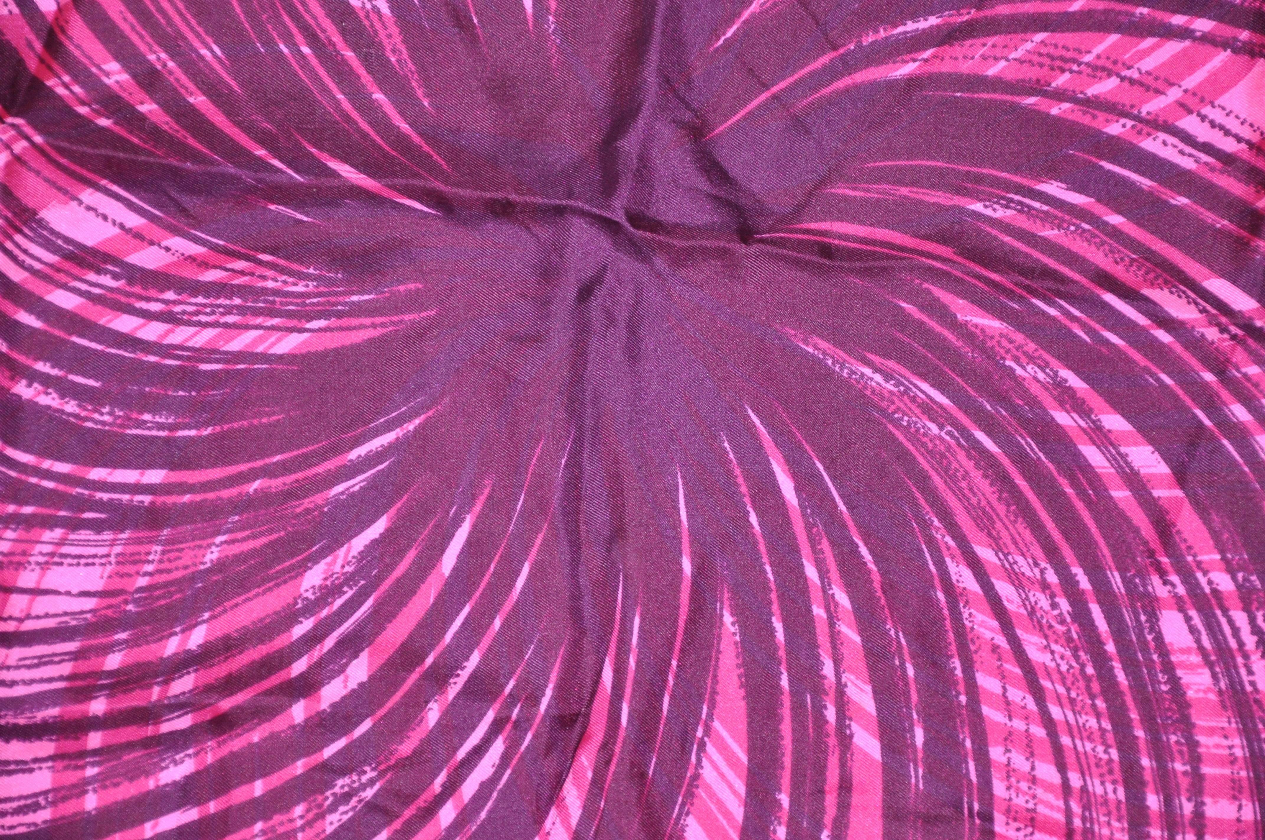 Rose Vera - Écharpe en soie multicolore vif et audacieuse « Starburst » en vente
