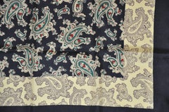Multi Palsey akzentuiert mit Coco Brown Border Seidenjacquard-Taschentuch