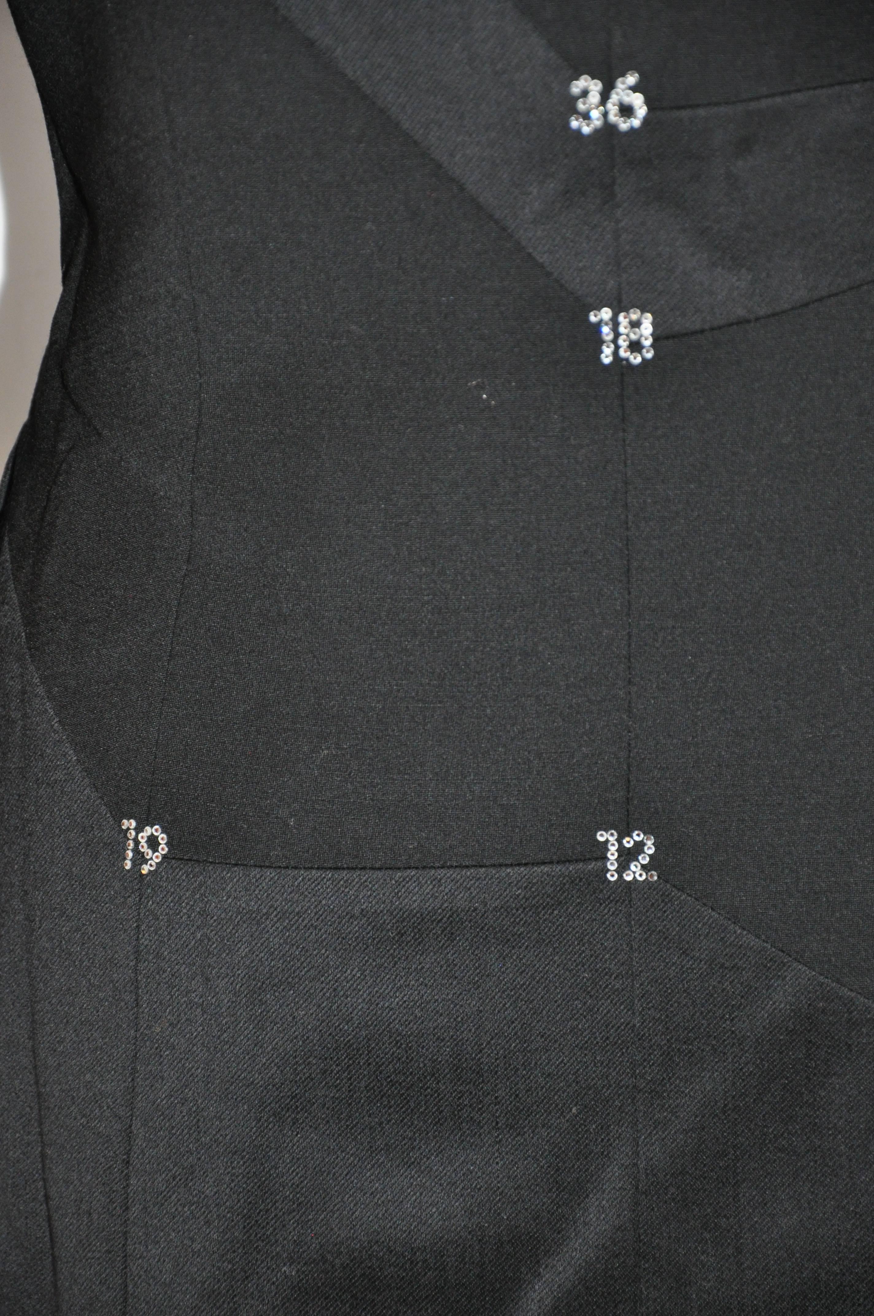 Moschino - Blazer noir « Numerology » déconstruit avec deux poches dans les poches en vente 3