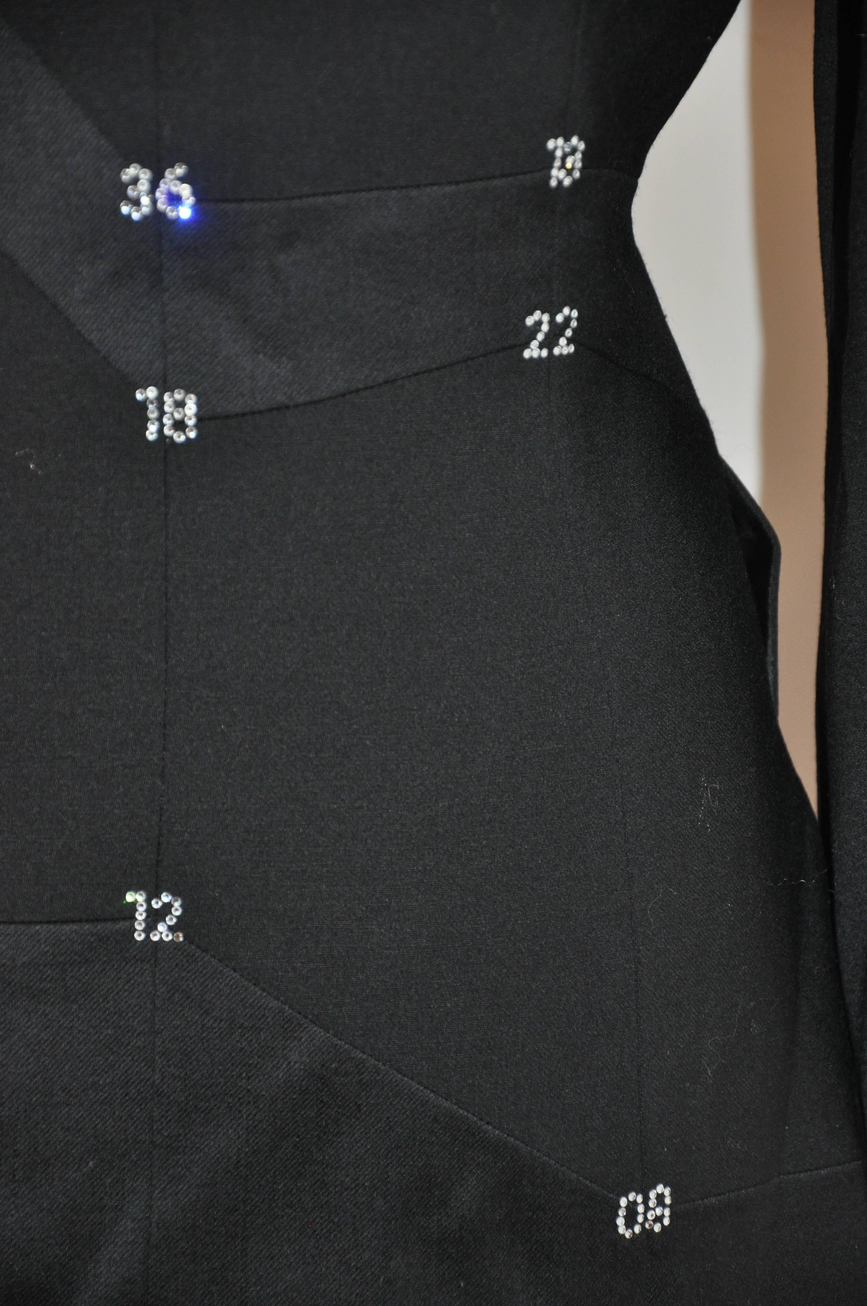 Moschino - Blazer noir « Numerology » déconstruit avec deux poches dans les poches en vente 4