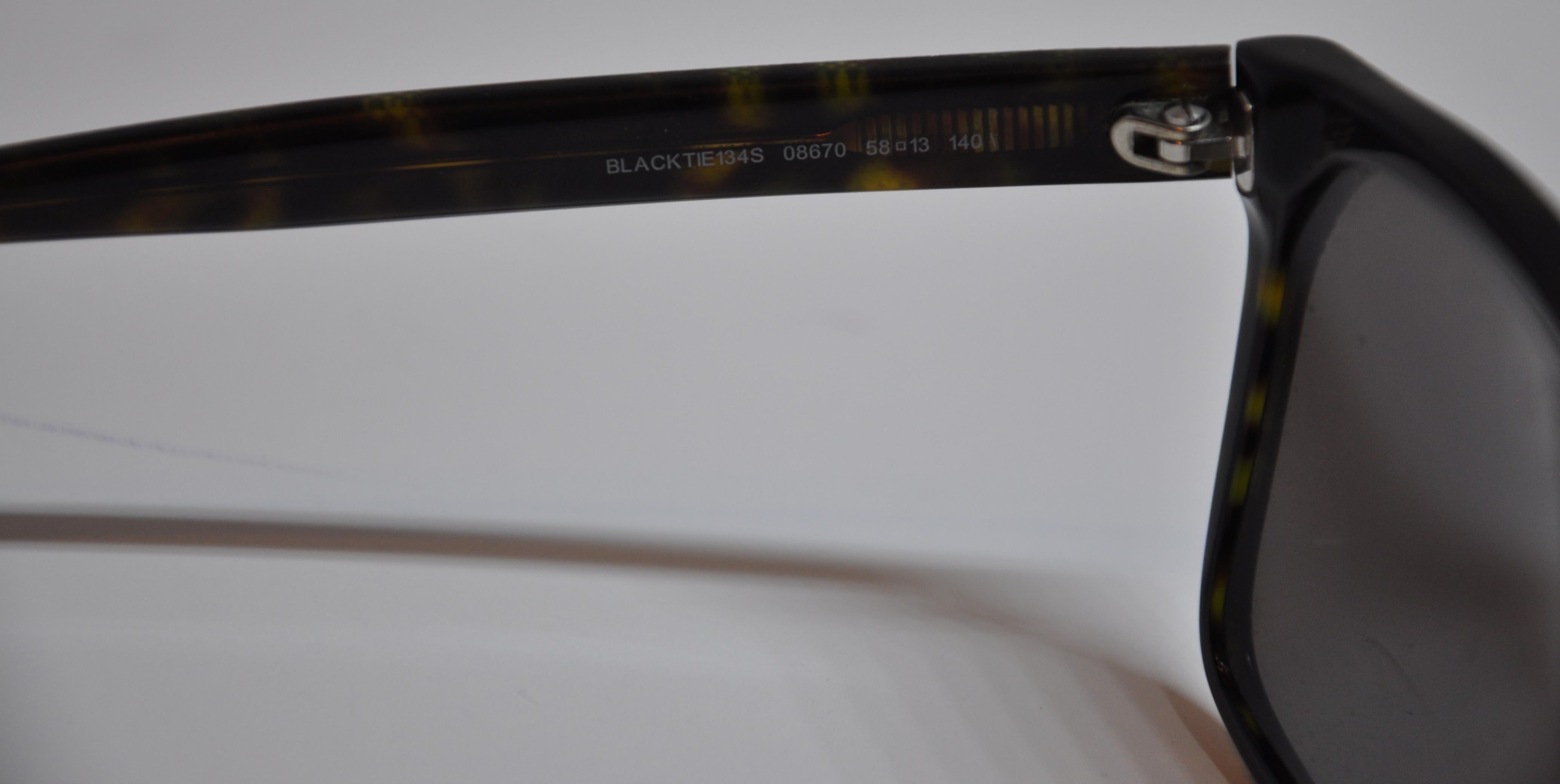 Christian Dior Homme Texturierte Schildpatt-Sonnenbrille mit Silberbeschlägen im Zustand „Gut“ im Angebot in New York, NY