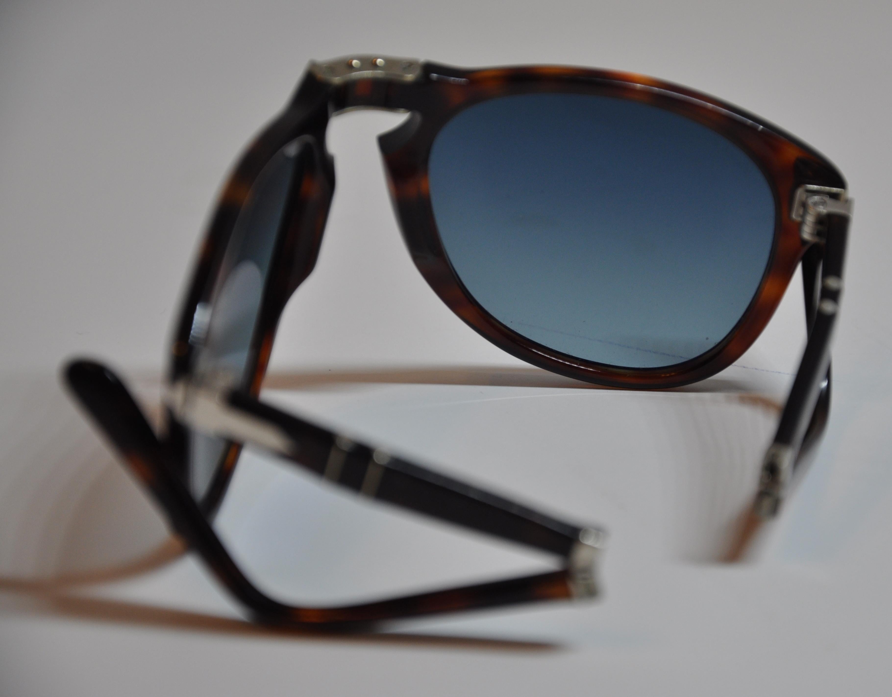 Women's or Men's Persol Signature Detailed Tortoise Shell With Gold Hardware Folding Sunglasses