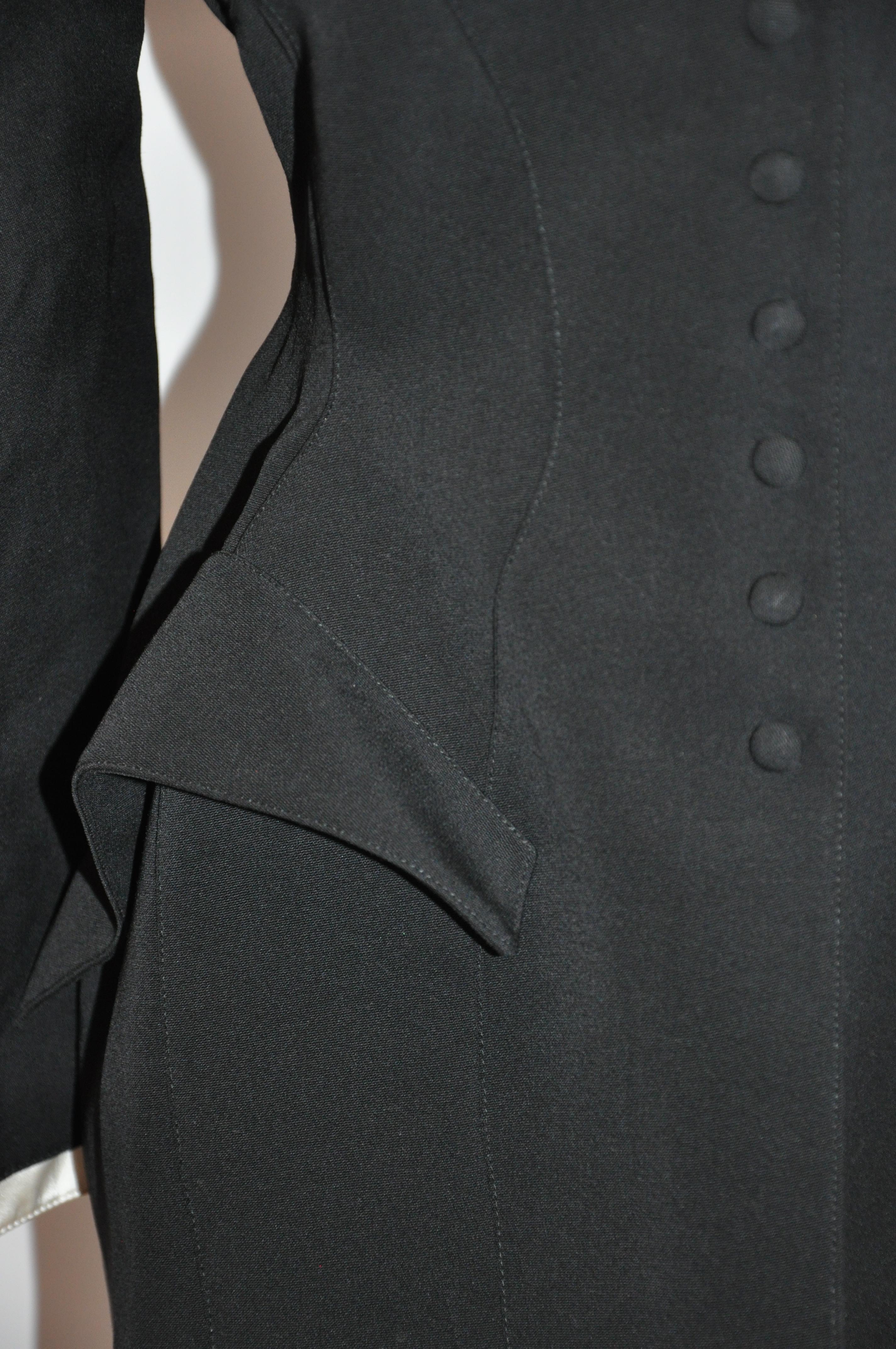Thierry Mugler Signature Black Accented with Cream Sculpted Smoking Jacket In Good Condition In New York, NY
