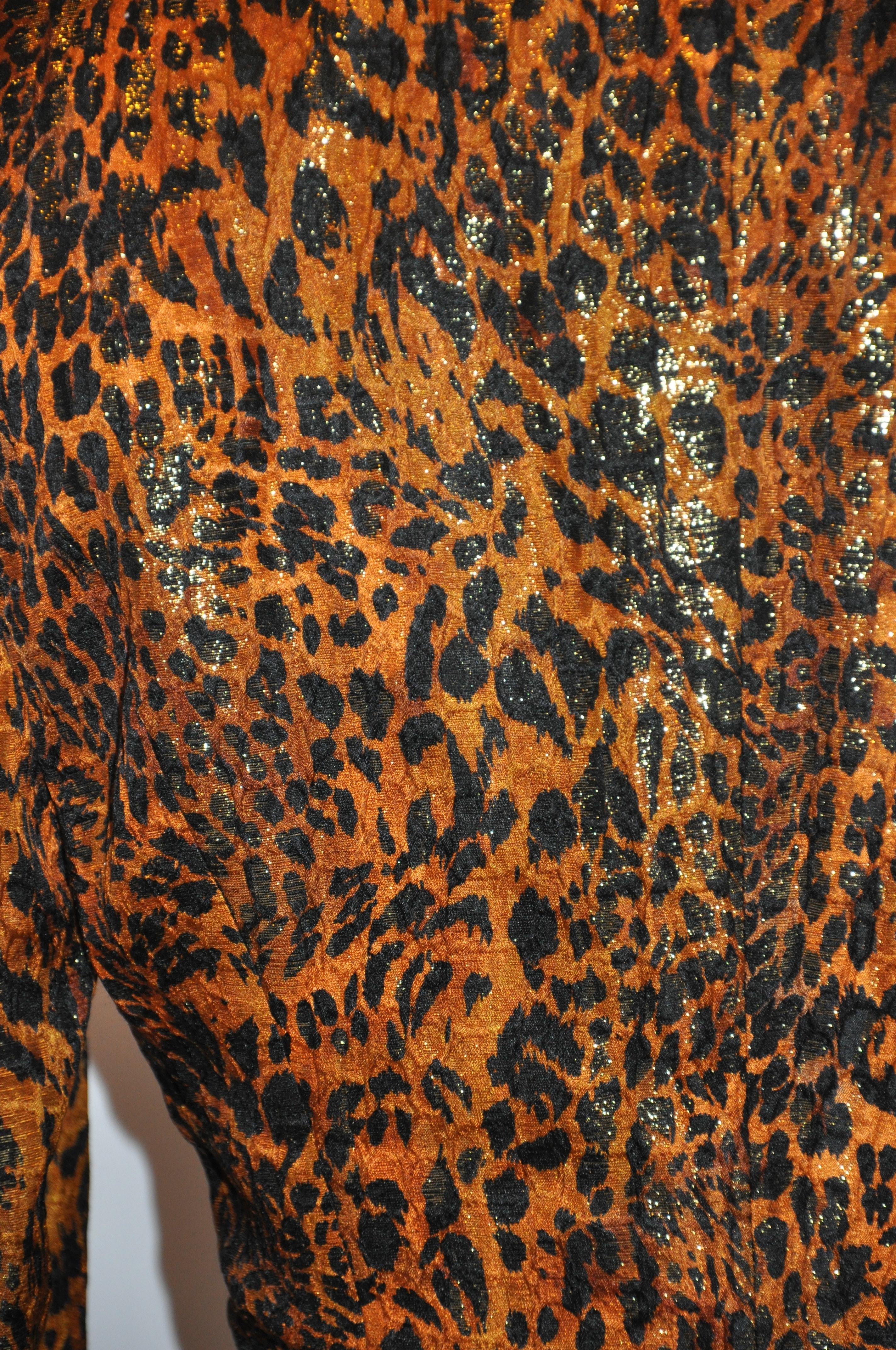 Escada Beautifully Eleganter Anzug mit Leopardenmuster und Metallic-Gold-Lame-Rock im Angebot 2