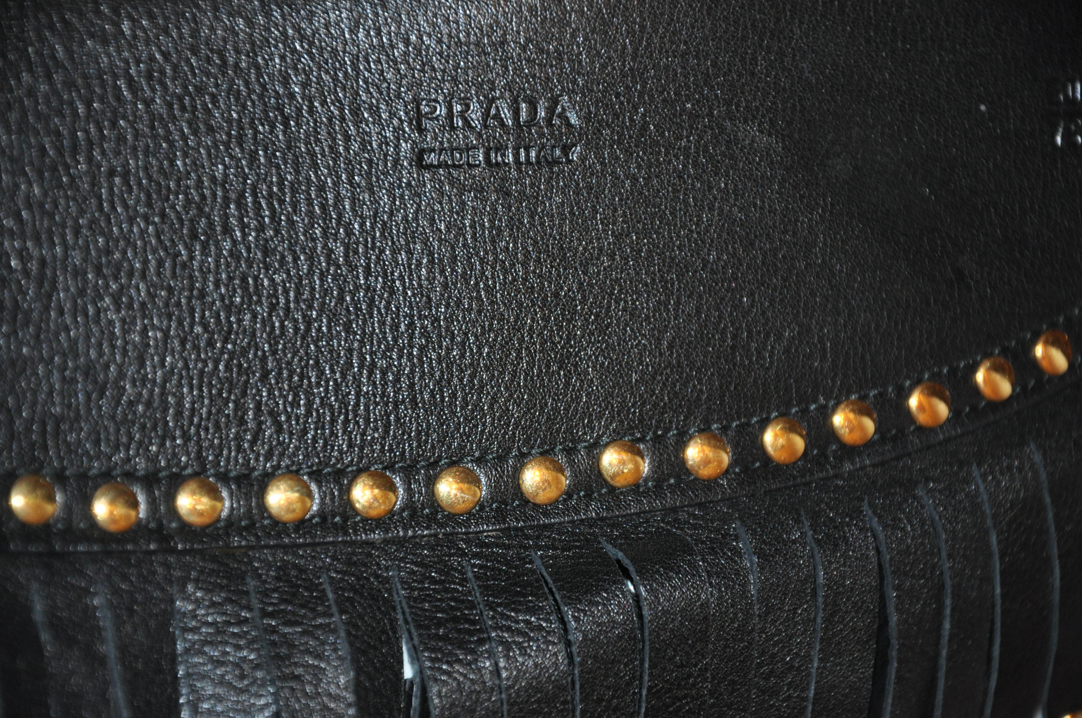 Prada Multi Gold Nieten Coco-Brown Fransen mit schwarzer Perlenschnalle Gürtel für Damen oder Herren im Angebot