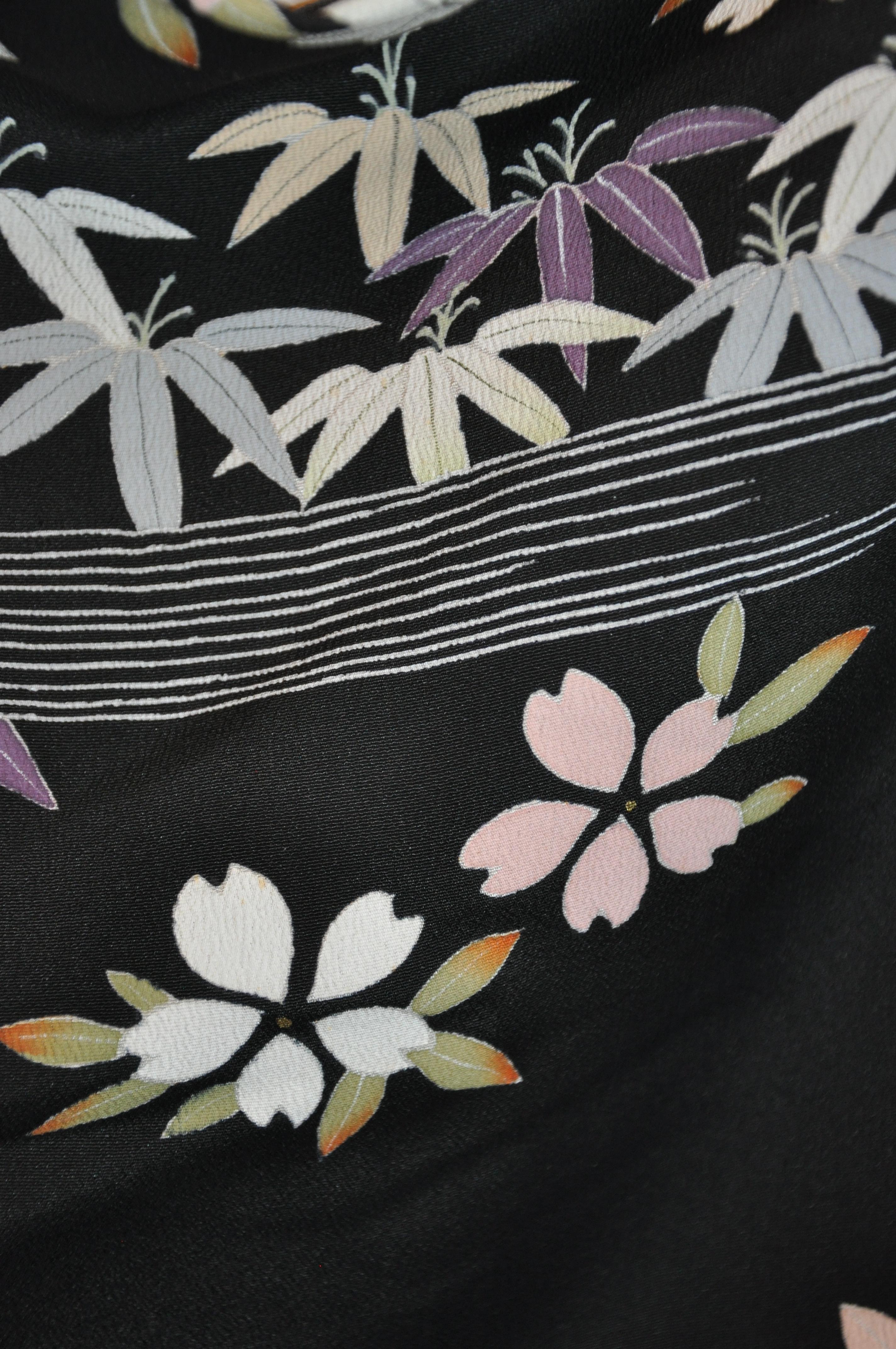 Majestic Multi Color „Floral Among Air and Sea“ Japanischer Seidenkimono, mehrfarbig im Angebot 2