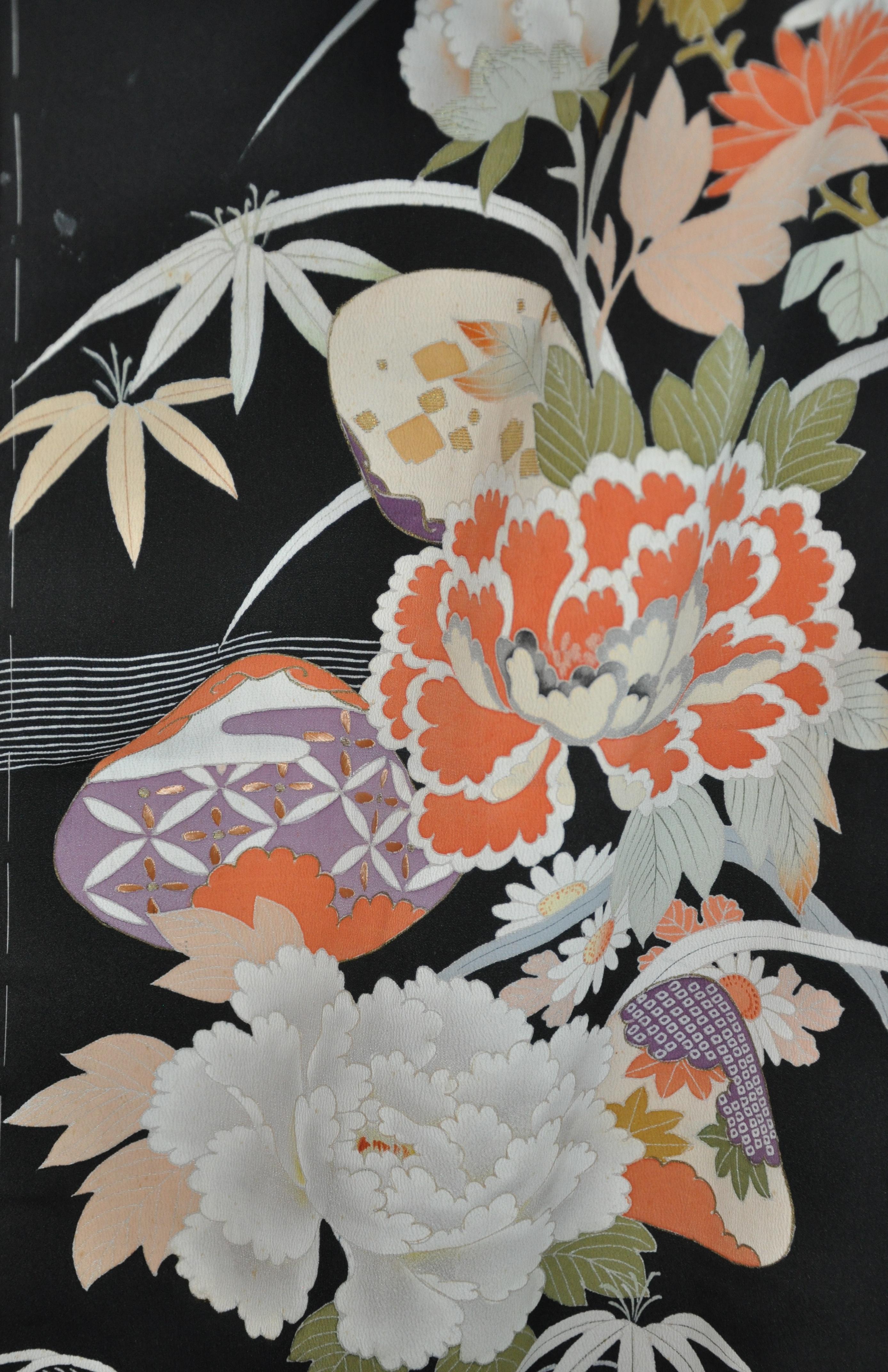 Majestic Multi Color „Floral Among Air and Sea“ Japanischer Seidenkimono, mehrfarbig im Angebot 4