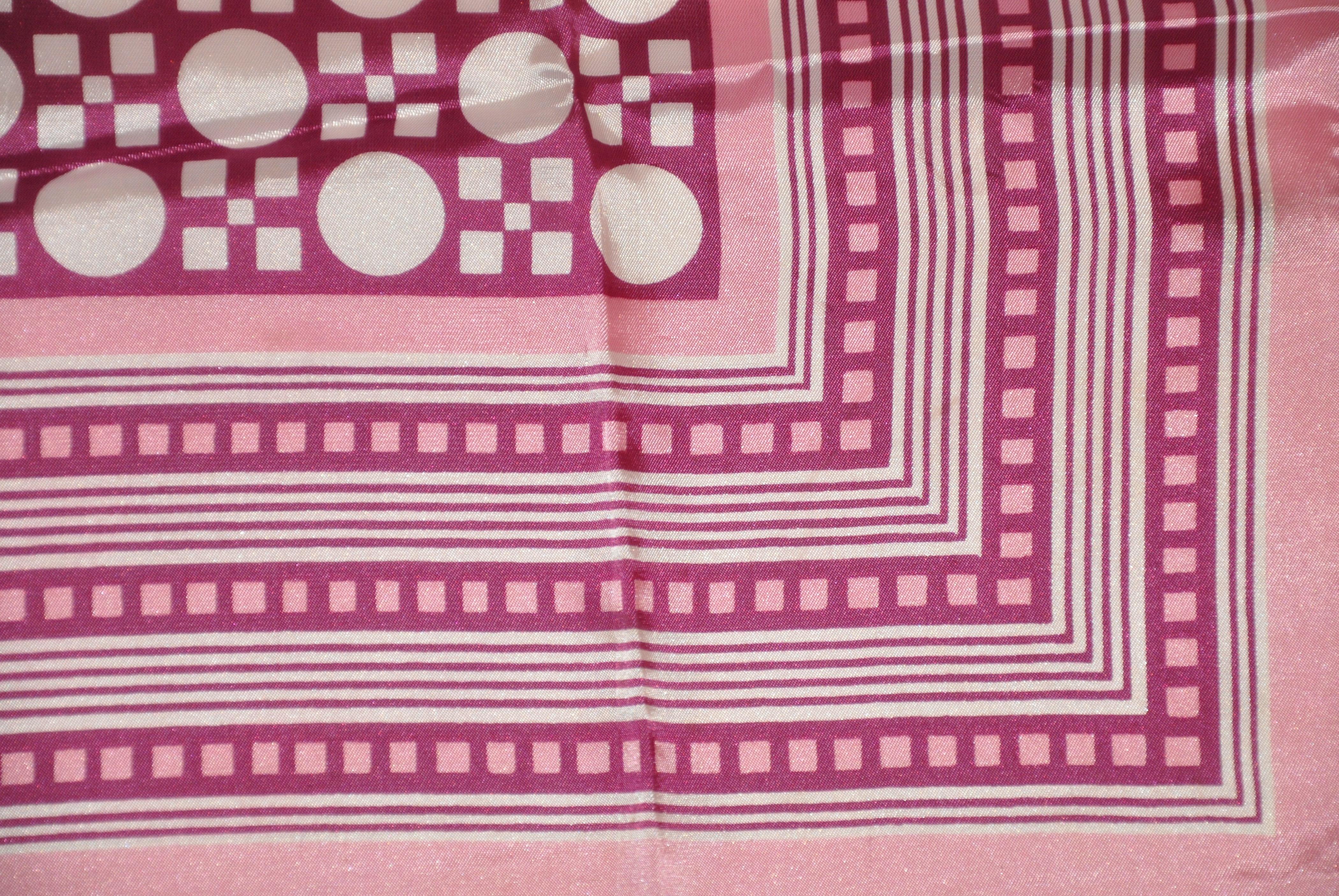 Beige Sciarpa astratta Morsly Wonderful Shades of Fuchsia & Plum in vendita