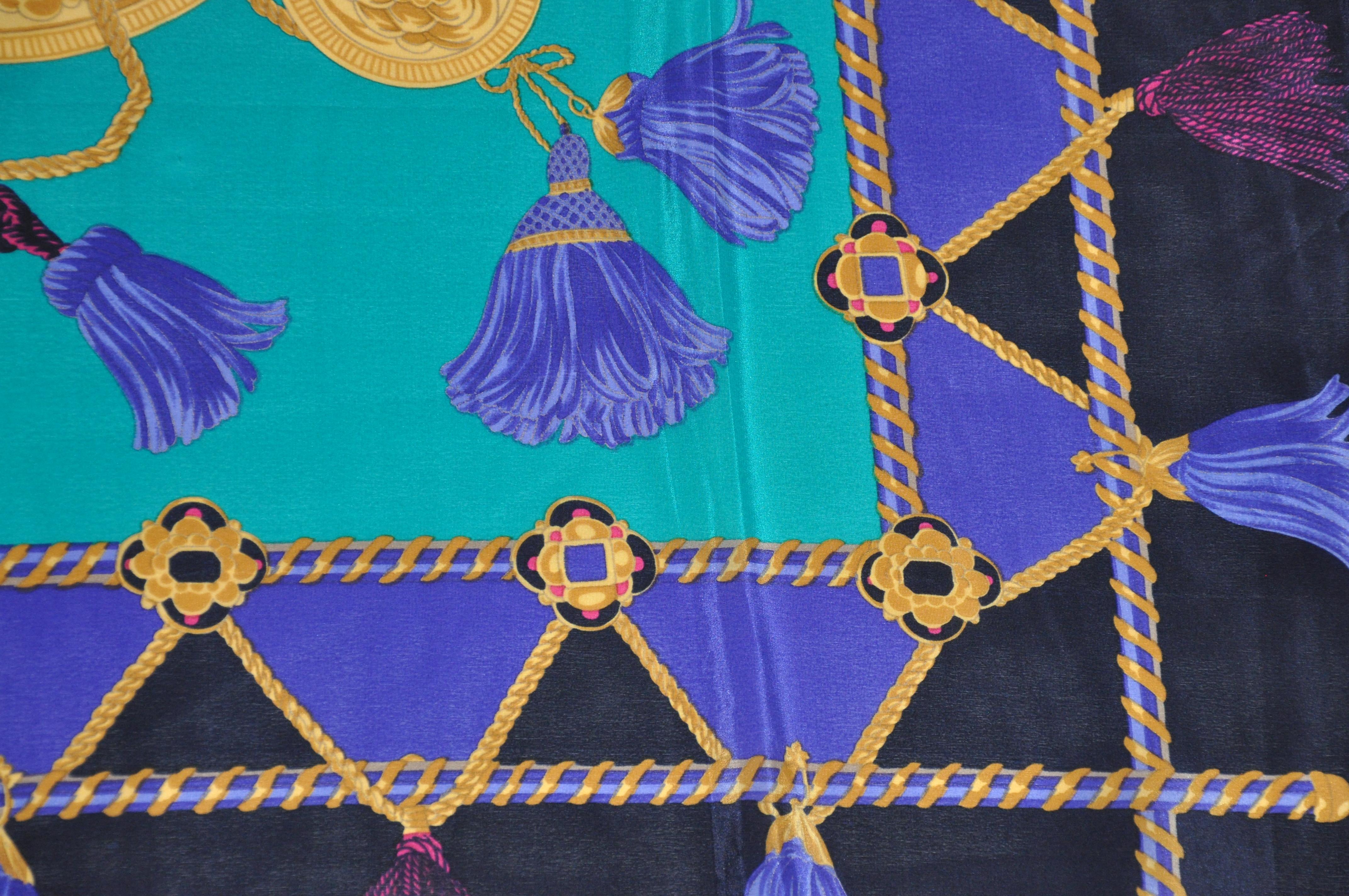 Bleu Liz Claiborne - Écharpe en soie multicolore « Bijoux avec franges multicolores » en vente