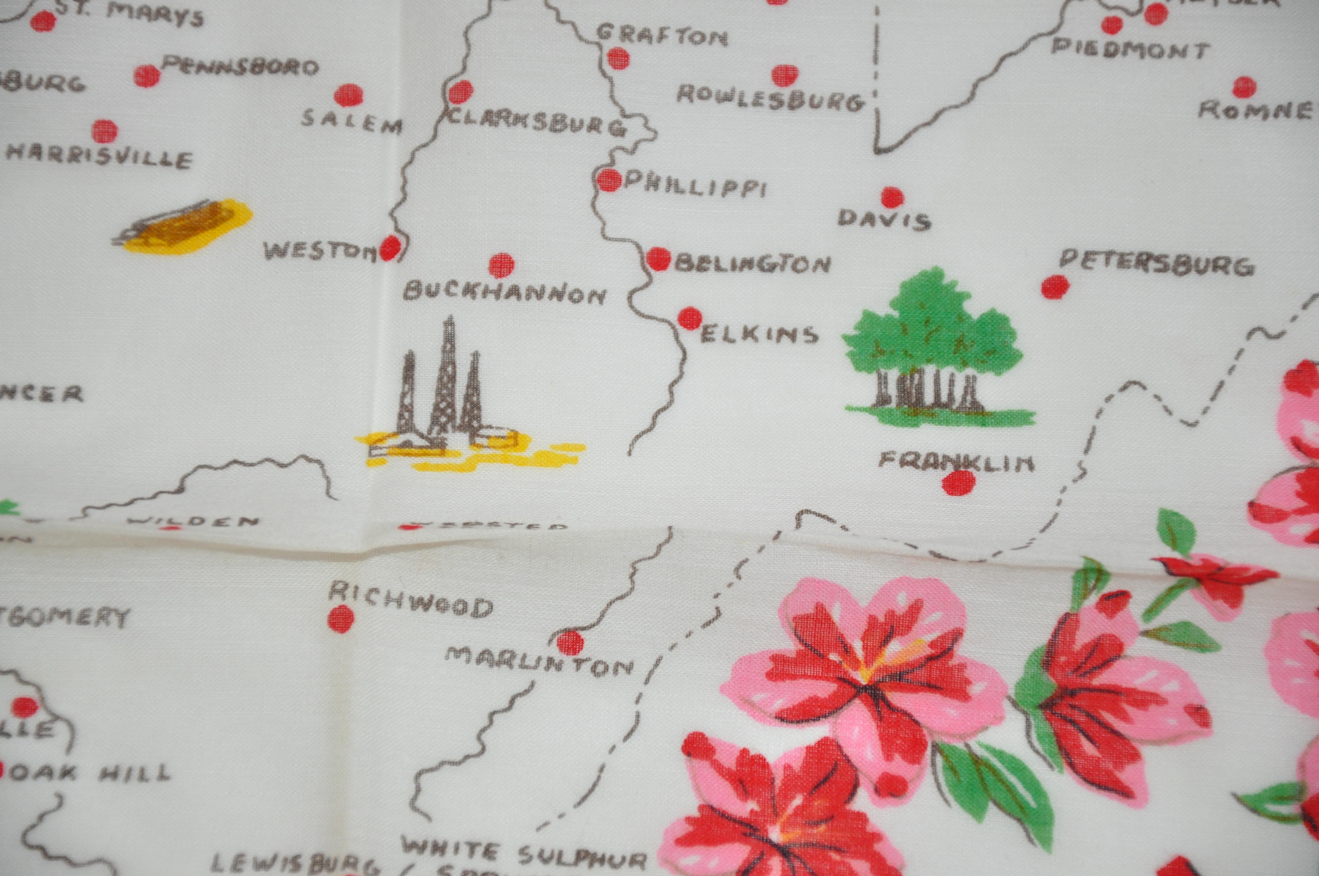 „West Virginia“-Handtaschentuch aus Baumwolle in Creme mit roten Blumen und Wellenschliff im Angebot 1