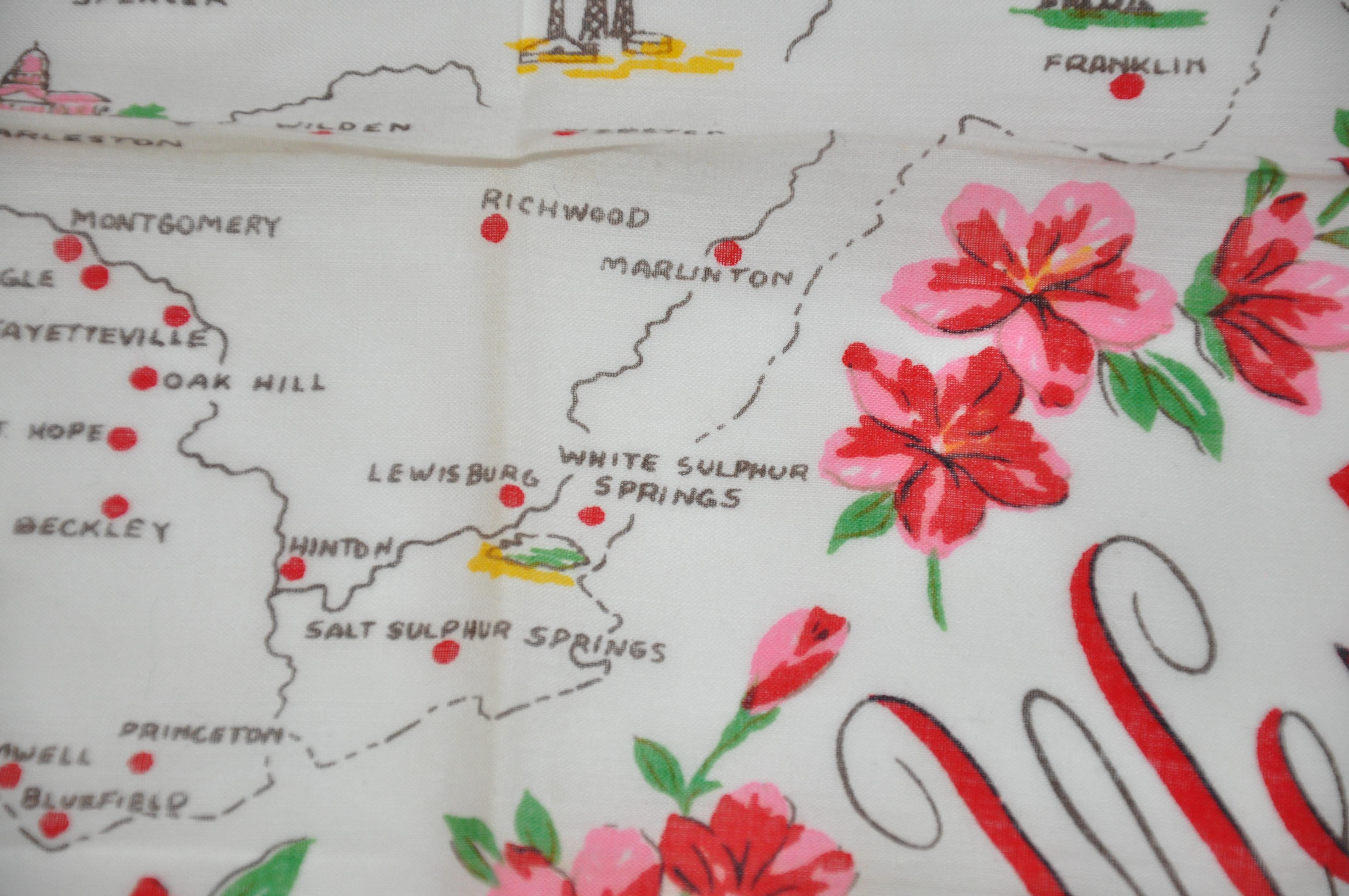 „West Virginia“-Handtaschentuch aus Baumwolle in Creme mit roten Blumen und Wellenschliff im Angebot 2