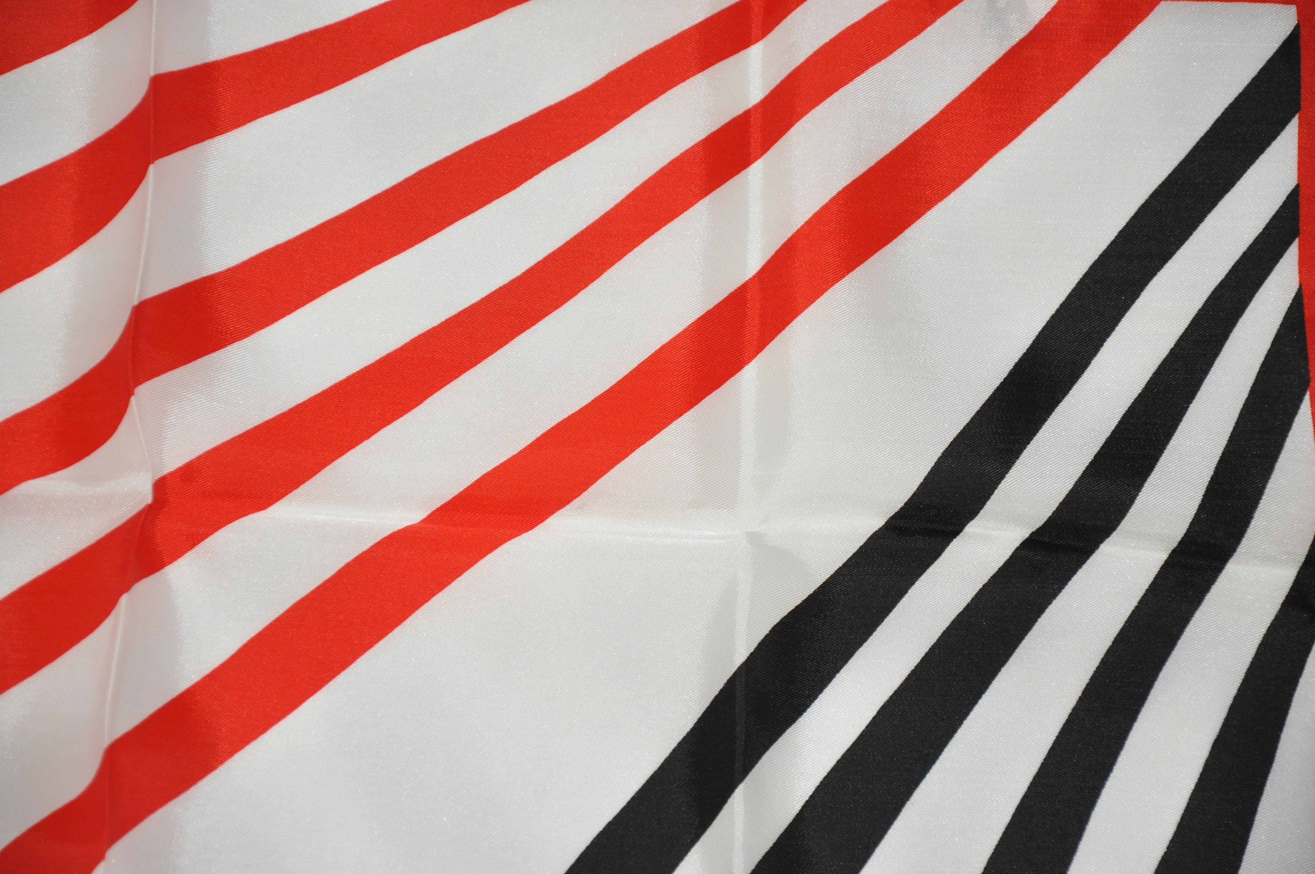 Vera - Écharpe à multibrins rouge, blanc et bleu, patriotique et audacieuse  Bon état - En vente à New York, NY