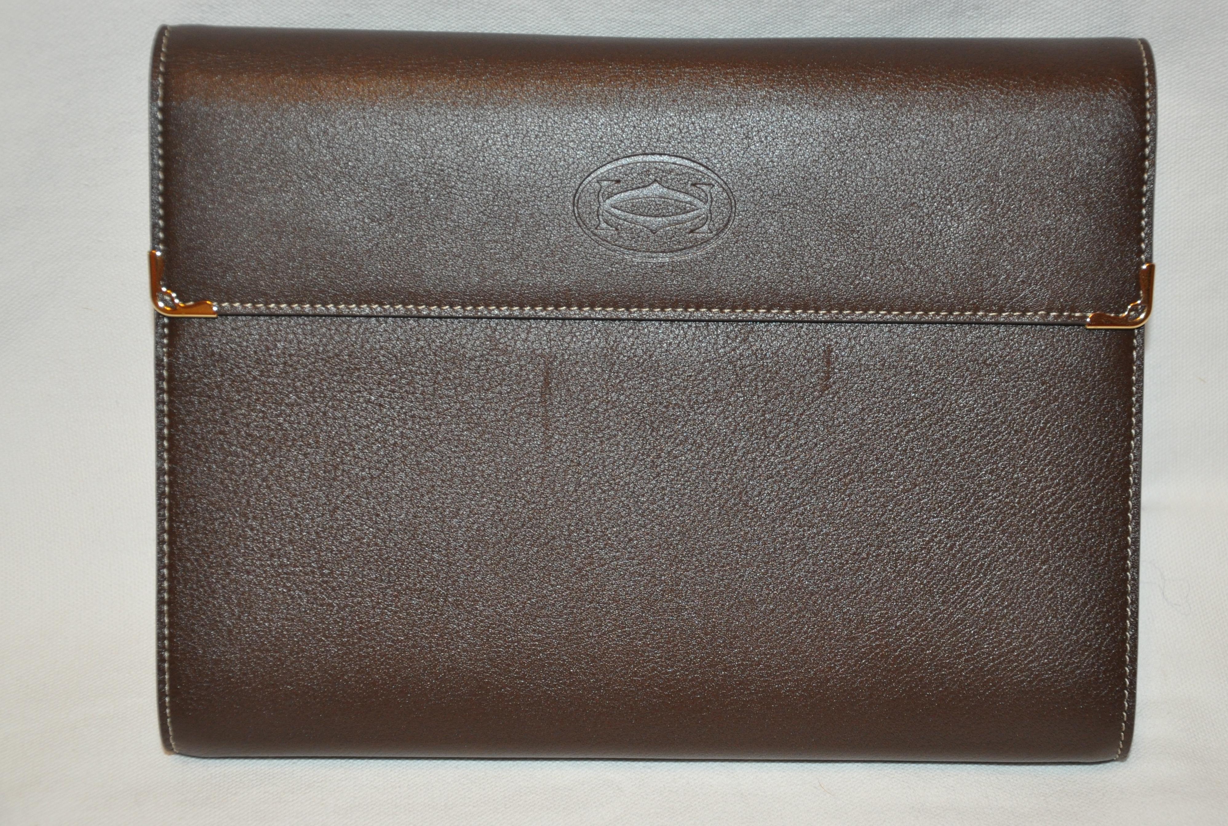 Cartier Signatur Monogramm strukturiertes Notebook in Coco-Brown mit Goldbeschlägen von Cartier im Angebot 1