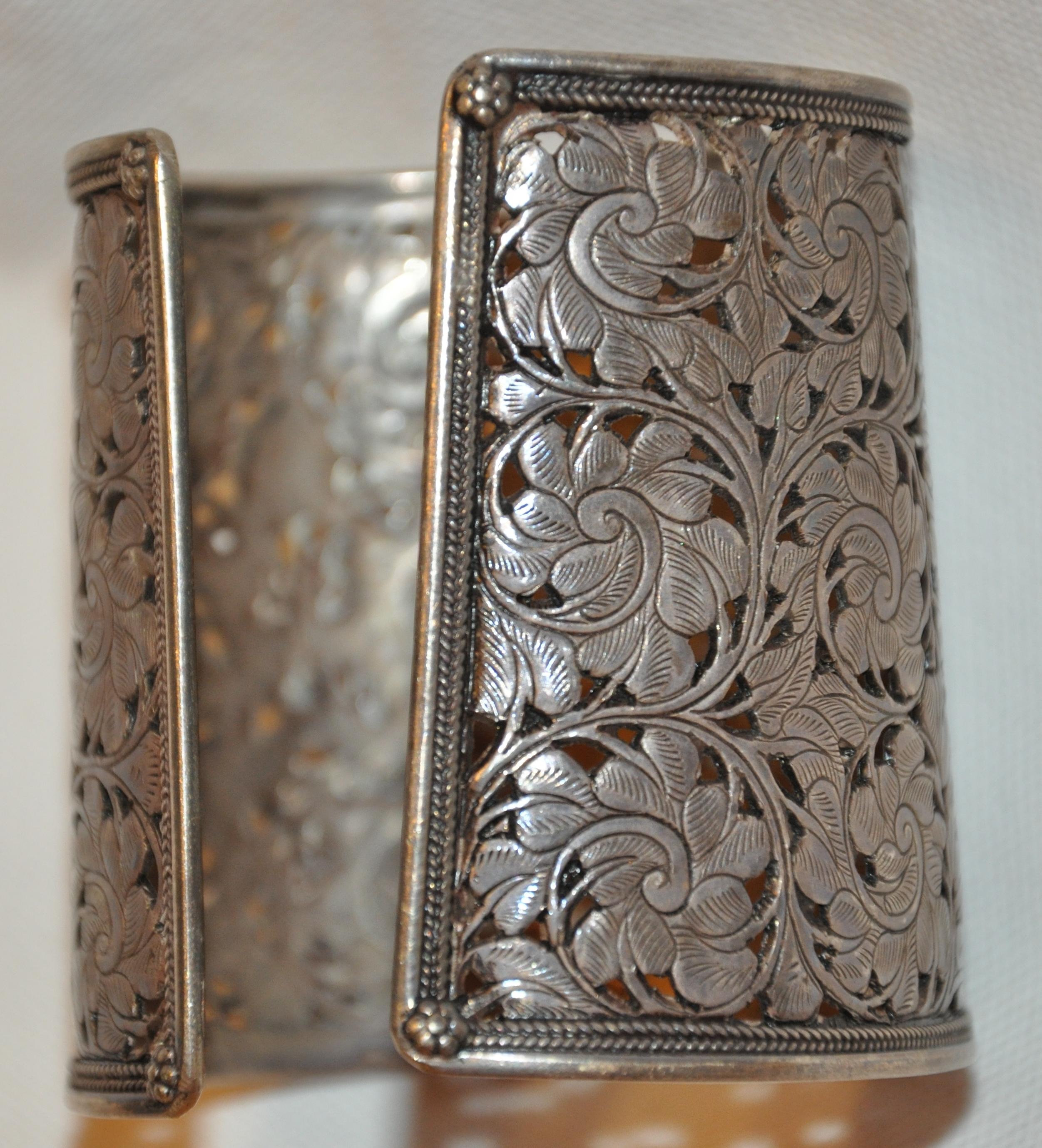 Art Deco Rare Detailed Silver Detailed Multi Floral Filigree Cuff For Sale