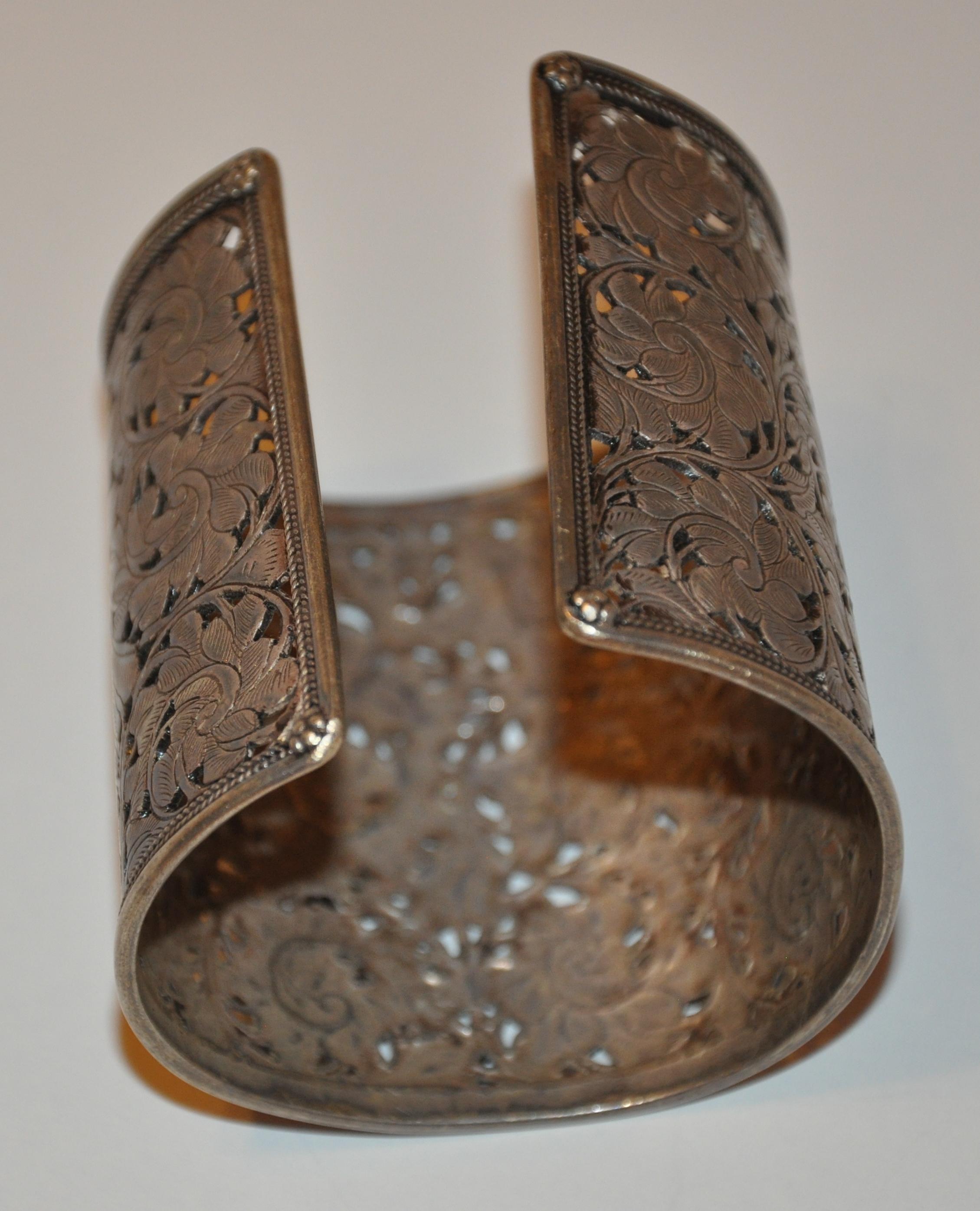 Rare Detailed Silver Detailed Multi Floral Filigree Cuff For Sale 1