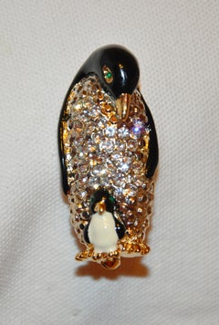 Bellissima spilla in smalto nero con diamanti finti "Mamma pinguino con bambino".