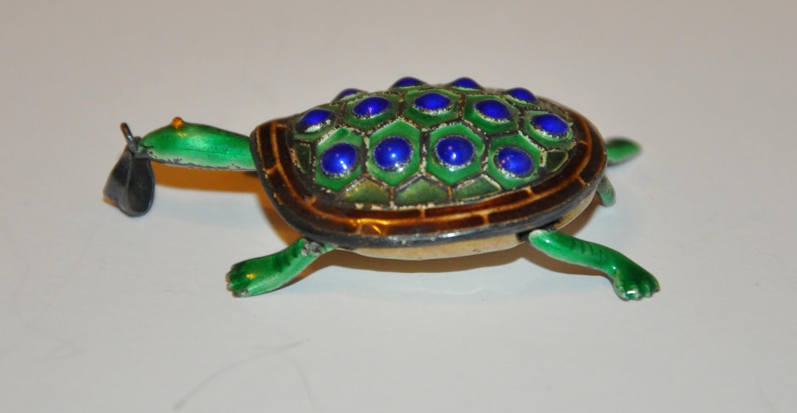Anhänger „Movable Turtle“ aus Silber mit lapisblauer und meergrüner gebürsteter Emaille für Damen oder Herren im Angebot