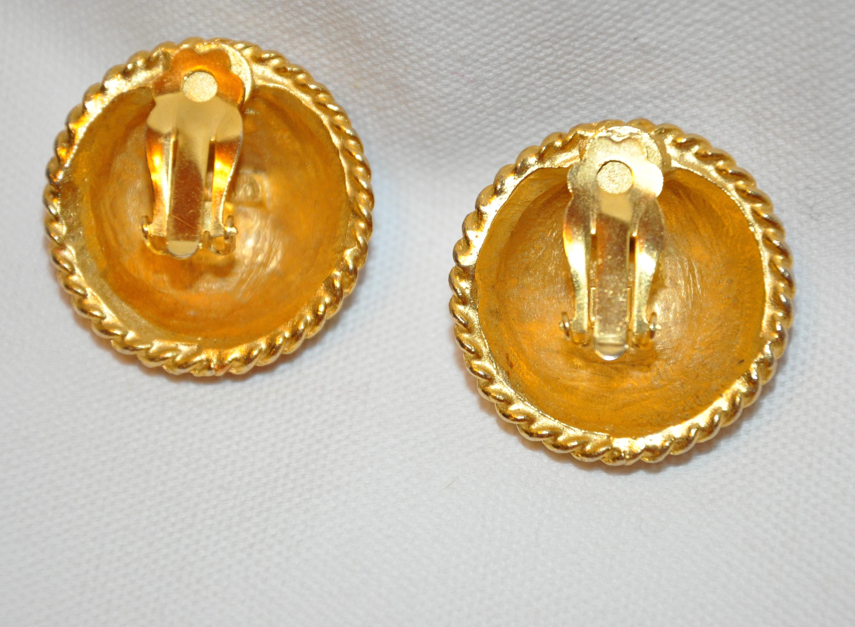 Yosca Ohrringe aus vergoldetem Gold und Vermeil mit gossenem Glas und tiefer Emaille für Damen oder Herren im Angebot