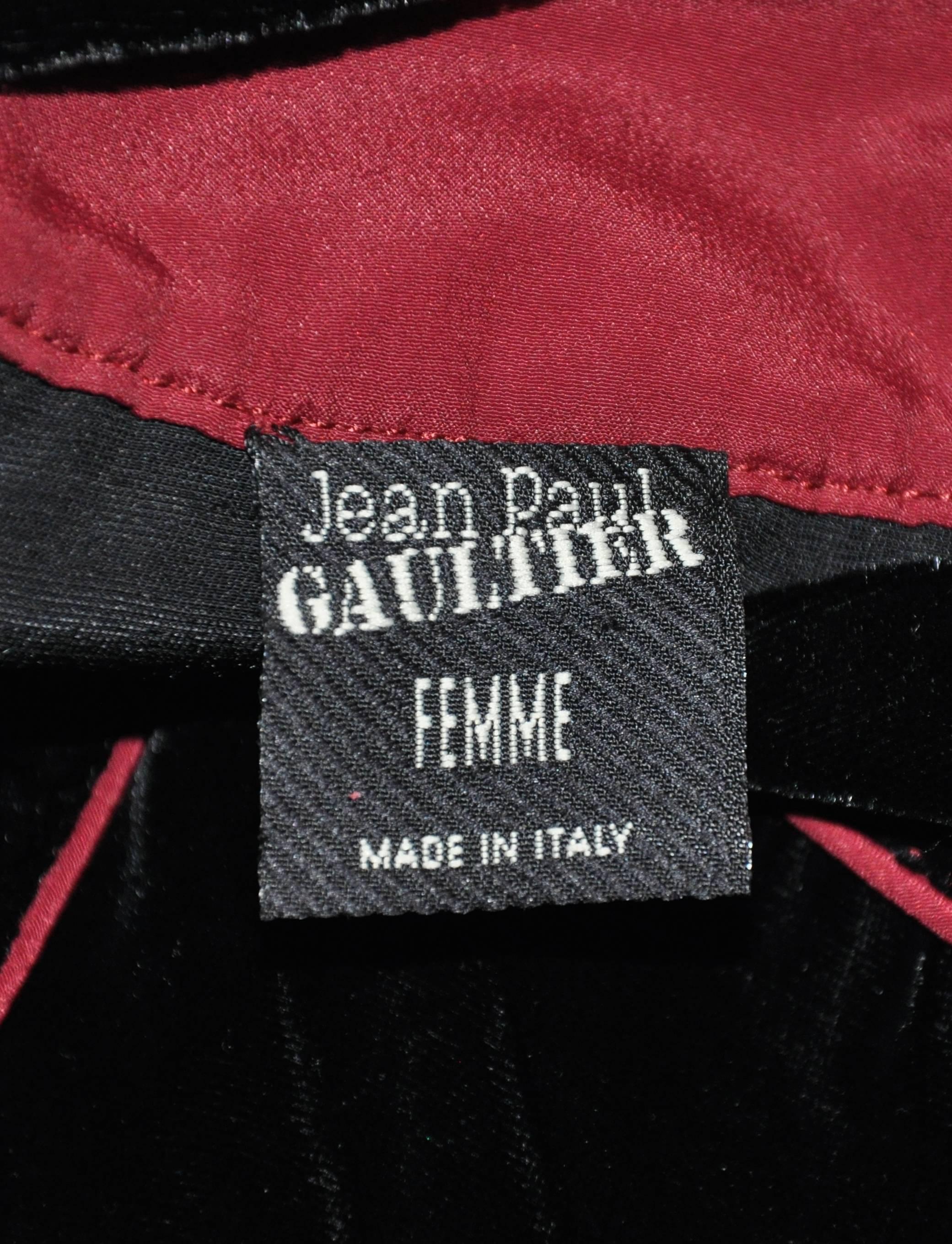 Jean Paul Gaultier - Haut en velours noir avec boutons passepoil Bon état - En vente à New York, NY