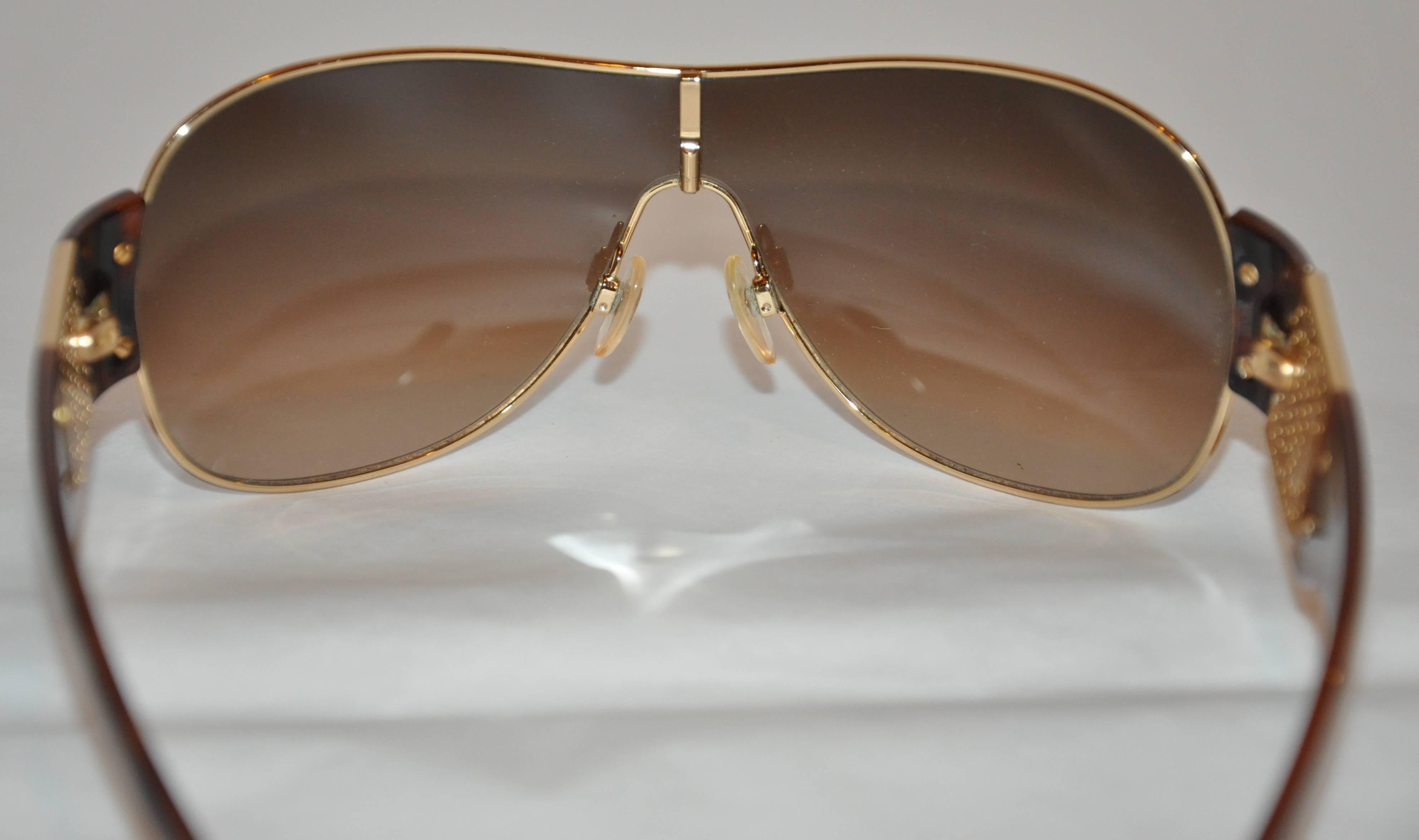 Chanel Bold Tortoise Shell with Gold Hardware Sunglasses In Good Condition In New York, NY