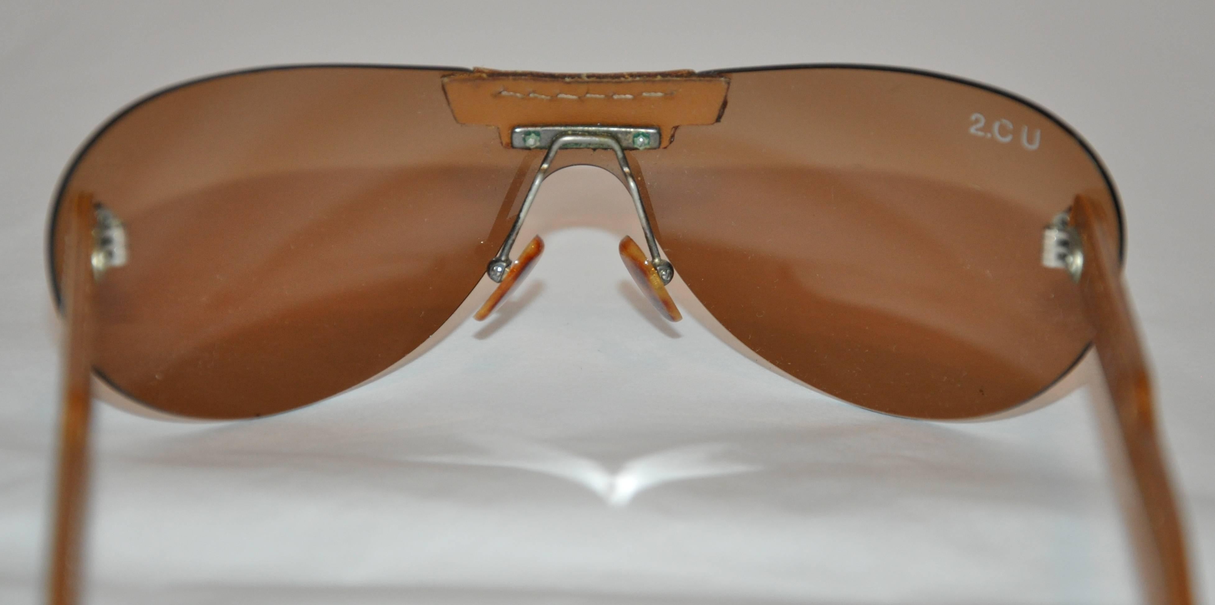Detaillierte Stitched Leder Arms-Sonnenbrille von Louis Vuitton für Damen oder Herren im Angebot