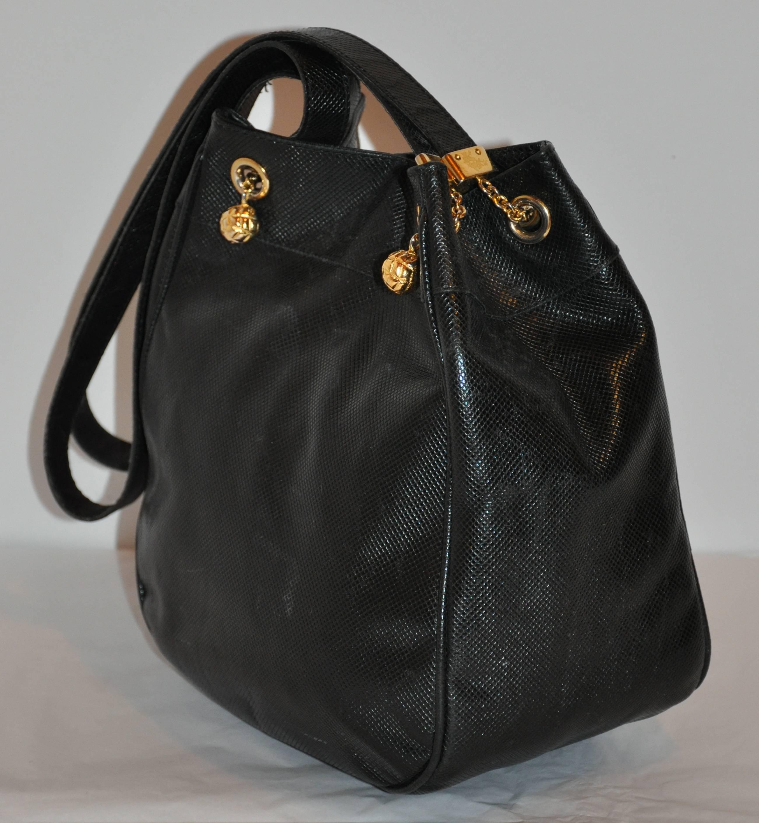 Bottega Veneta Textured Black Calfskin with Gold Hardware Shoulder Bag In Good Condition In New York, NY