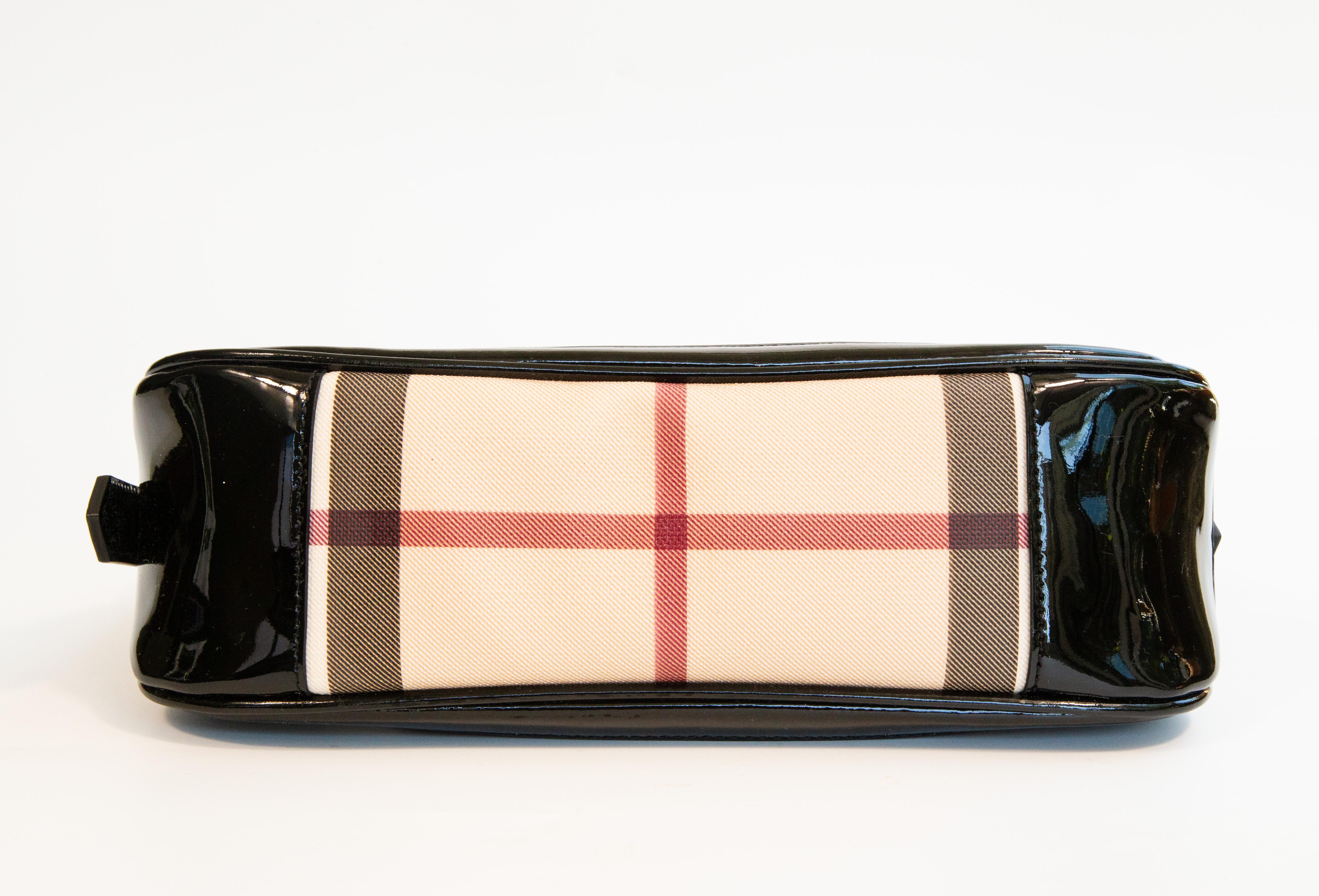 Années 2000 Burberry Multicolore Nova Check PVC Canvas Shoulder Bag Clutch Eevening Bag en vente 1