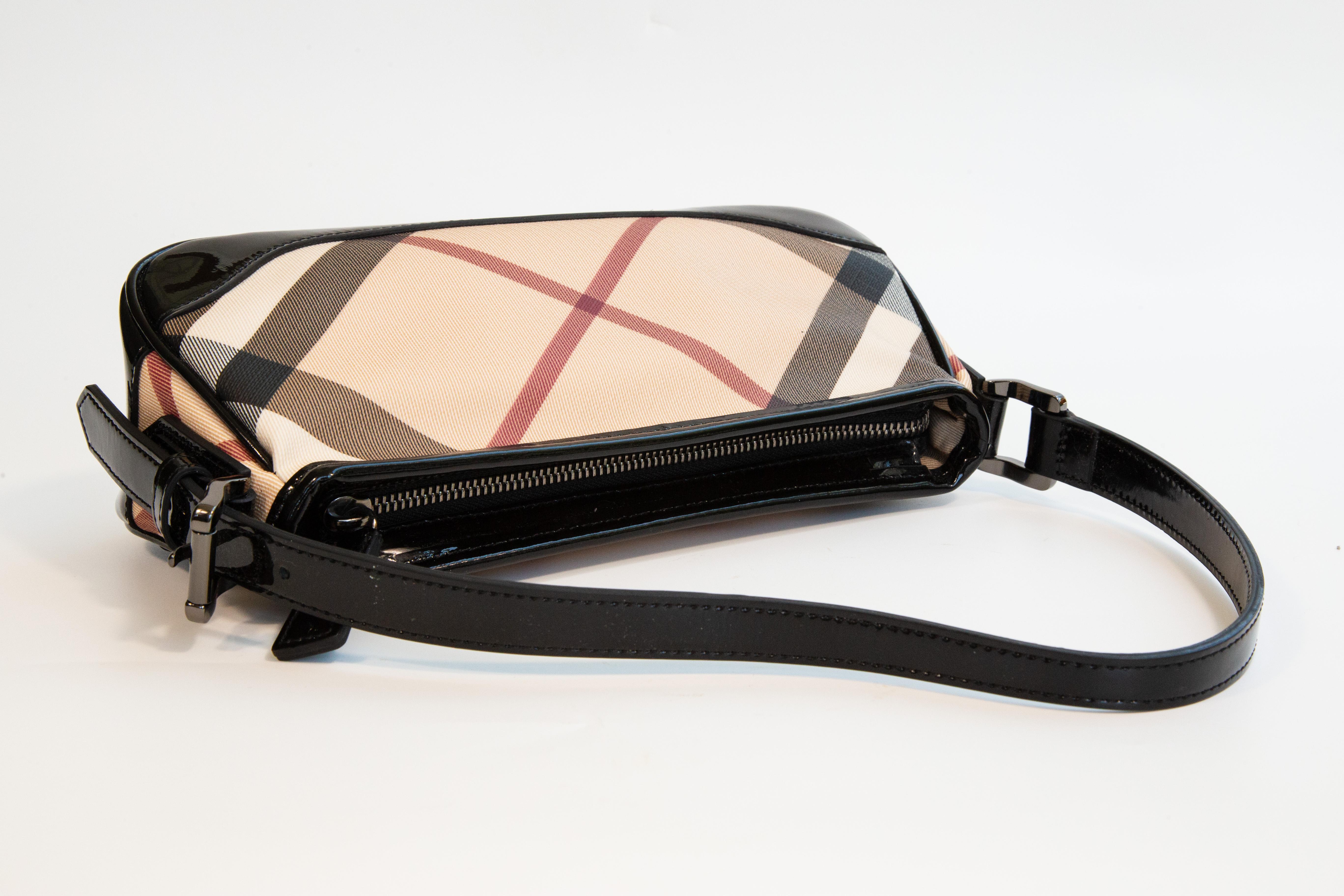 Années 2000 Burberry Multicolore Nova Check PVC Canvas Shoulder Bag Clutch Eevening Bag en vente 2