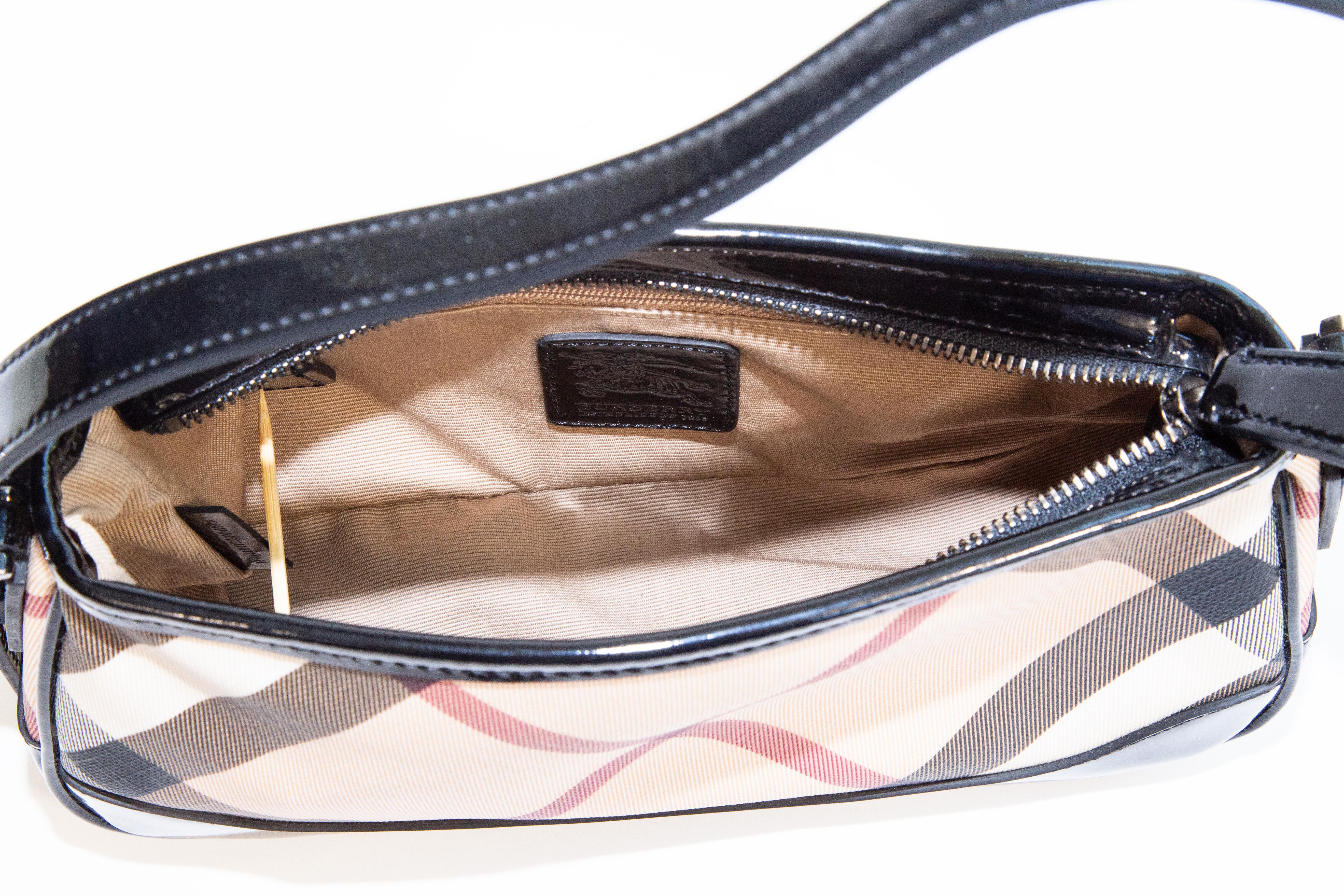 Années 2000 Burberry Multicolore Nova Check PVC Canvas Shoulder Bag Clutch Eevening Bag en vente 6