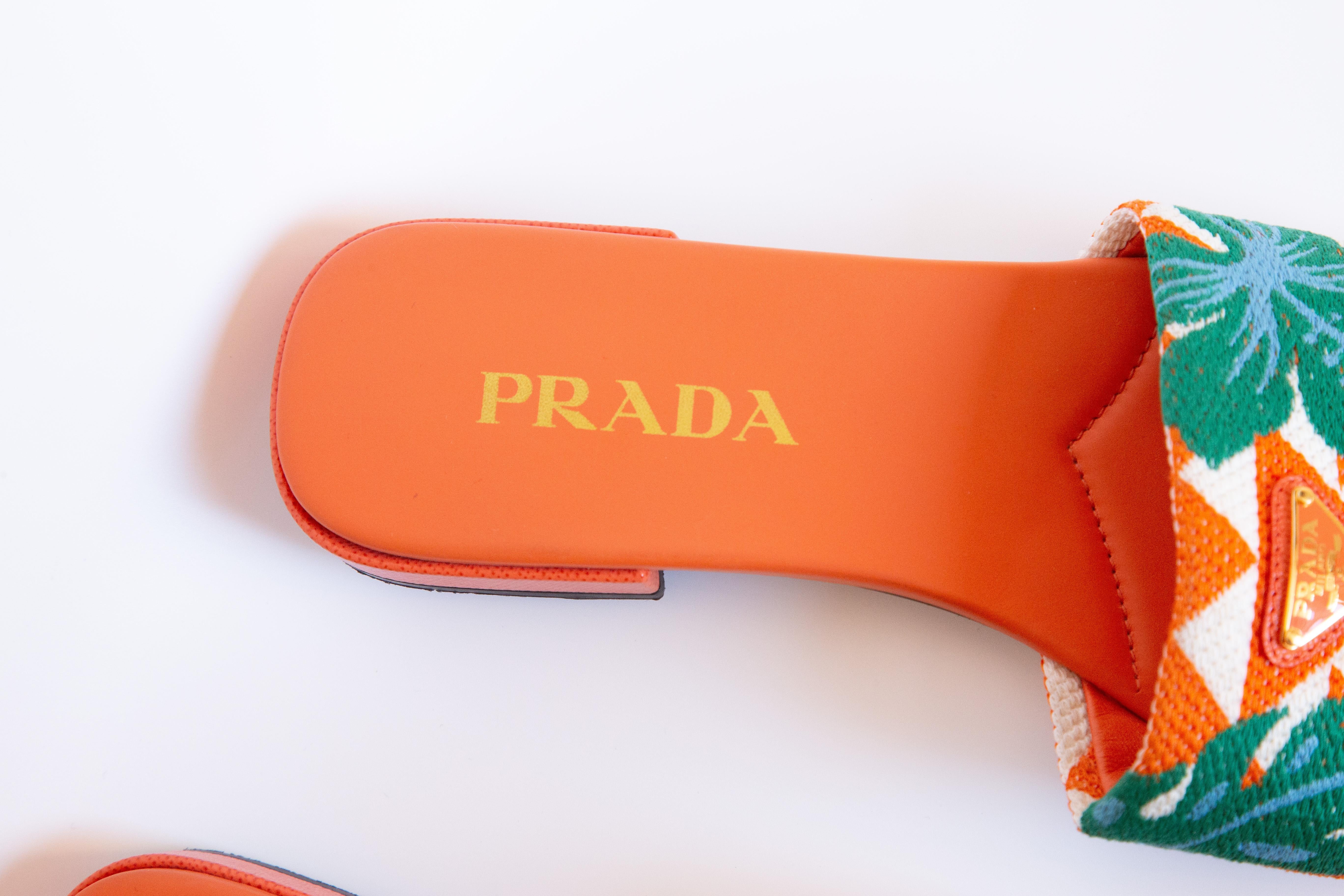Arancia Scivoli in tela e pelle arancione Prada degli anni 2000 in vendita
